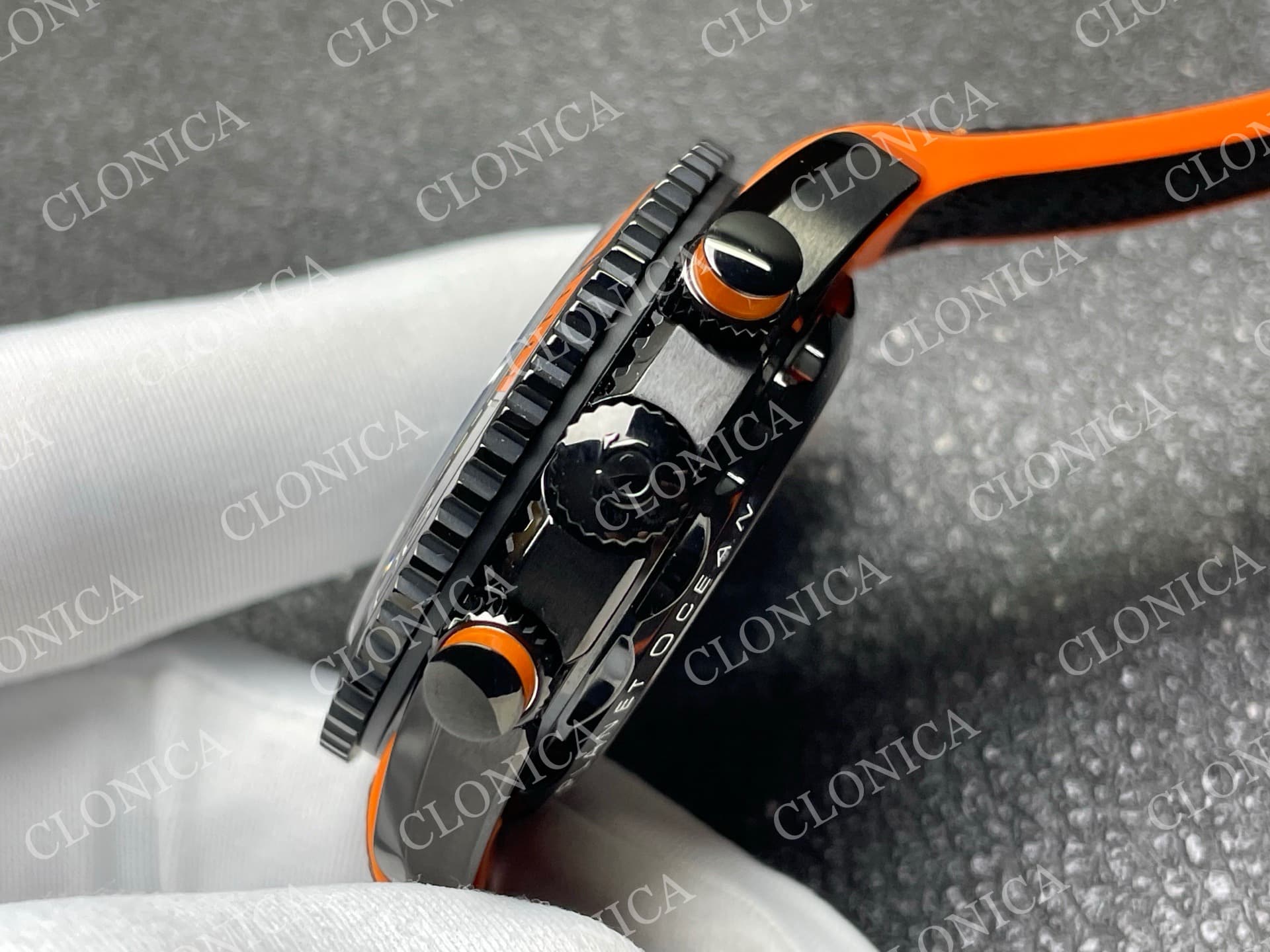 PLANET OCEAN MASTER CHRONOMETER BLACK CERAMIC BEZEL BLACK DIAL — view 7