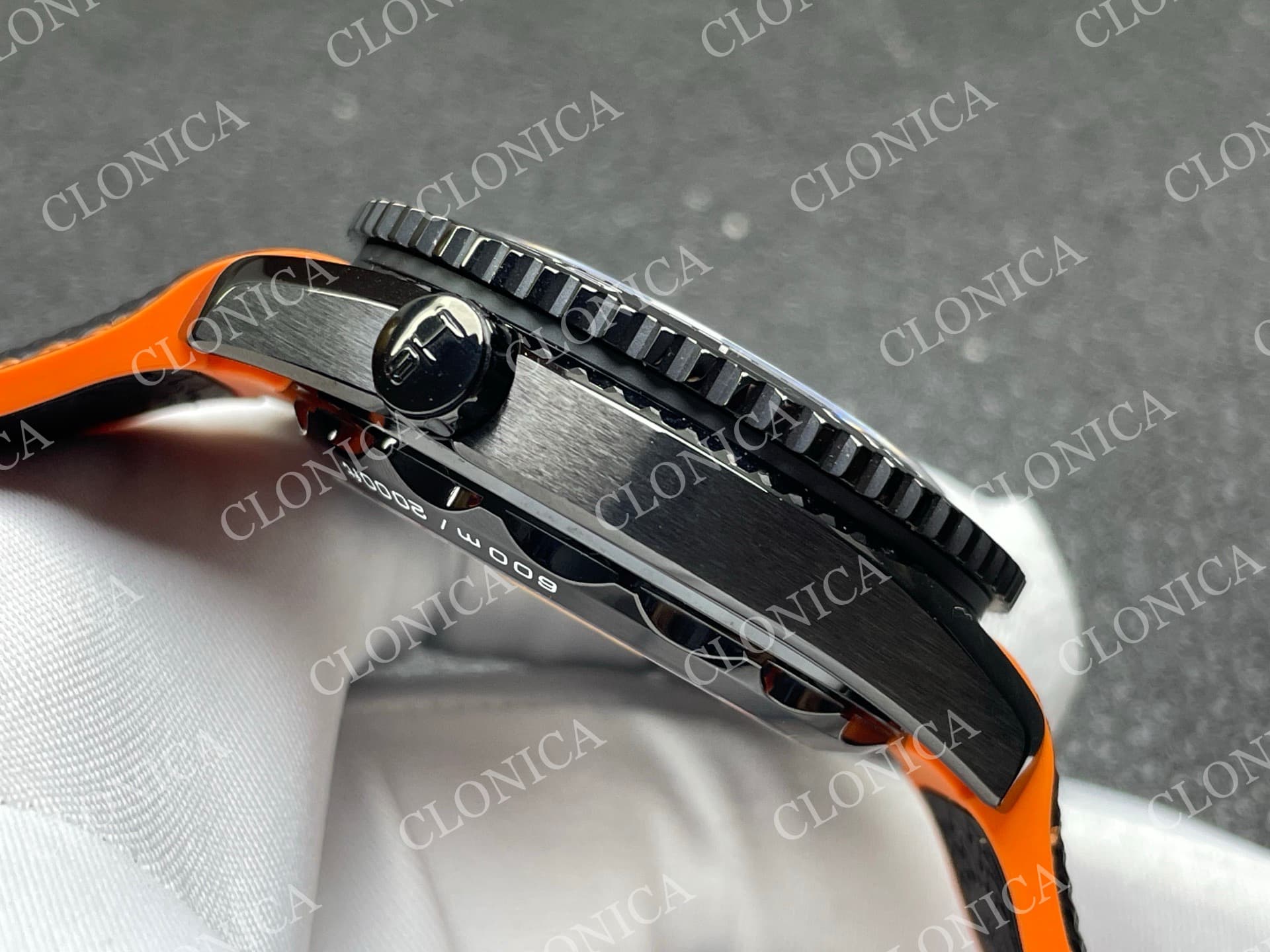 PLANET OCEAN MASTER CHRONOMETER BLACK CERAMIC BEZEL BLACK DIAL — view 9