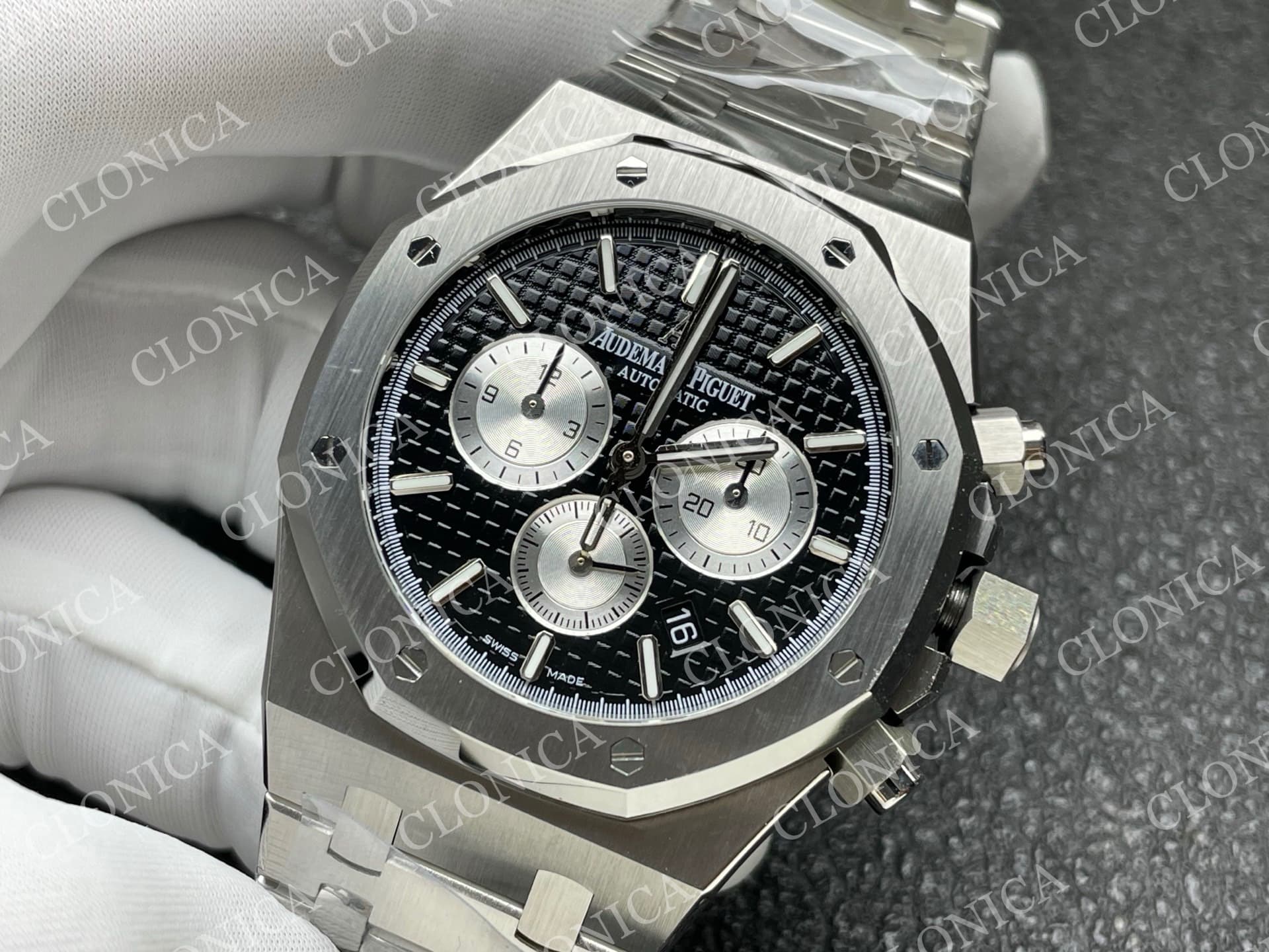 ROYAL OAK CHRONO 26331 SS BLACK DIAL SILVER SUBDIAL ON SS BRACELET A2385 — view 4