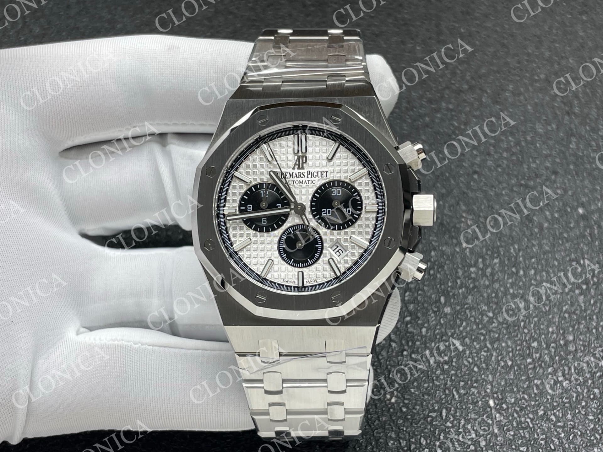 ROYAL OAK CHRONO 26331 SS SILVER DIAL BLACK SUBDIAL ON SS BRACELET A2385 — view 1