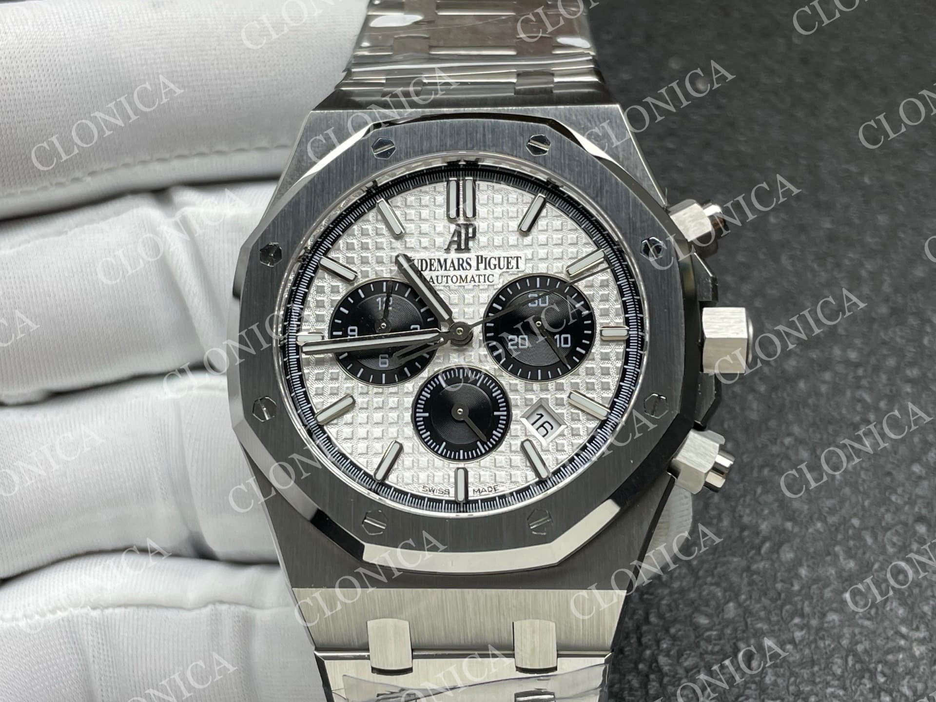 ROYAL OAK CHRONO 26331 SS SILVER DIAL BLACK SUBDIAL ON SS BRACELET A2385 — view 3
