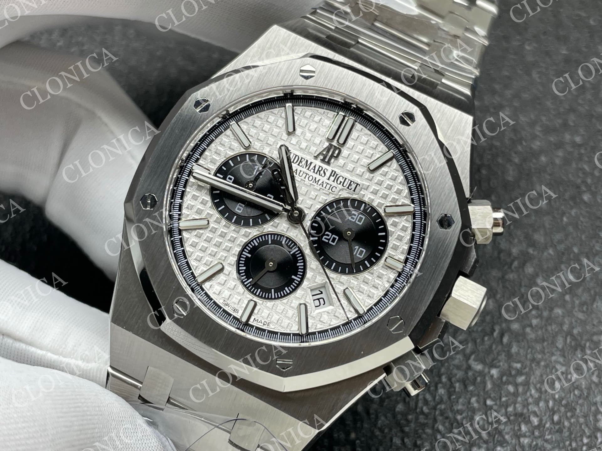 ROYAL OAK CHRONO 26331 SS SILVER DIAL BLACK SUBDIAL ON SS BRACELET A2385 — view 4