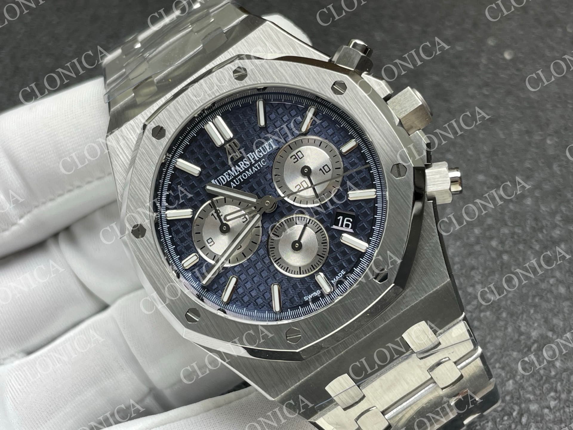 ROYAL OAK CHRONO 26331 SS BLUE DIAL SILVER SUBDIAL ON SS BRACELET A2385 — view 2