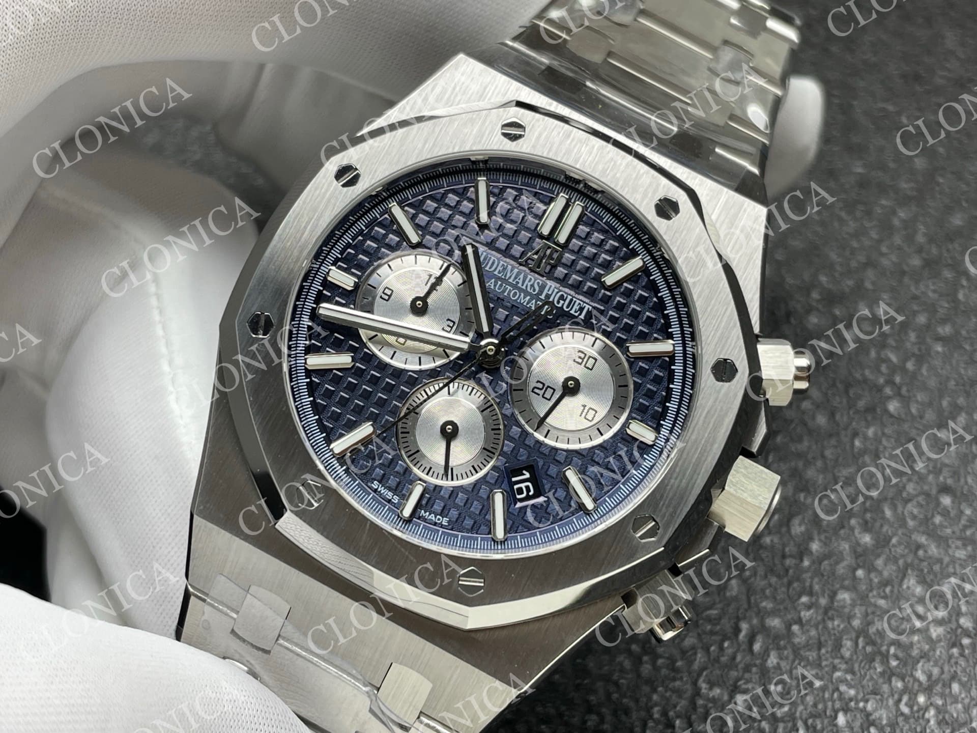 ROYAL OAK CHRONO 26331 SS BLUE DIAL SILVER SUBDIAL ON SS BRACELET A2385 — view 4