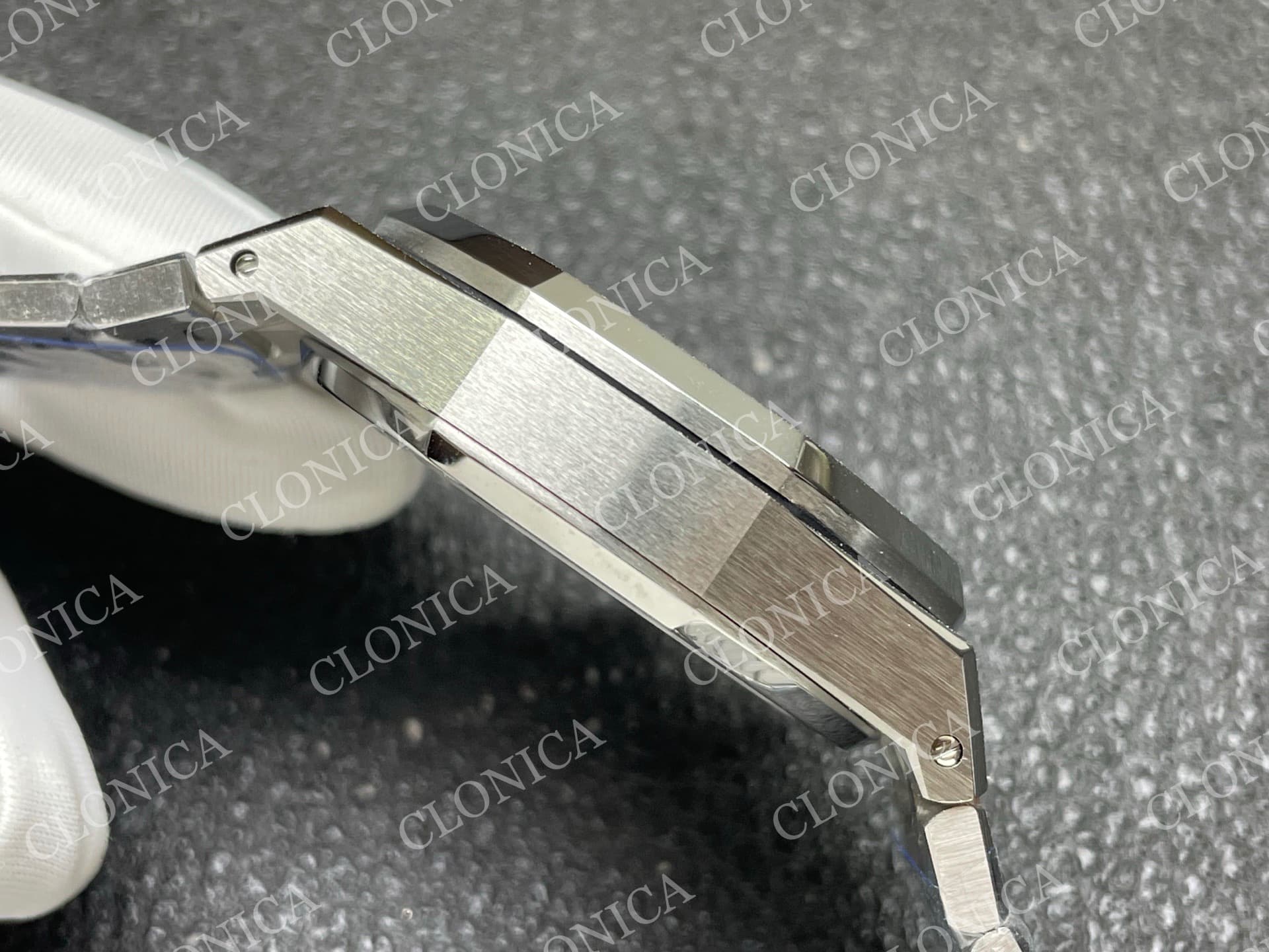 ROYAL OAK CHRONO 26239BC FROSTED SS GRAY DIAL BLACK SUBDIAL ON BRACELET SA4401 — view 9