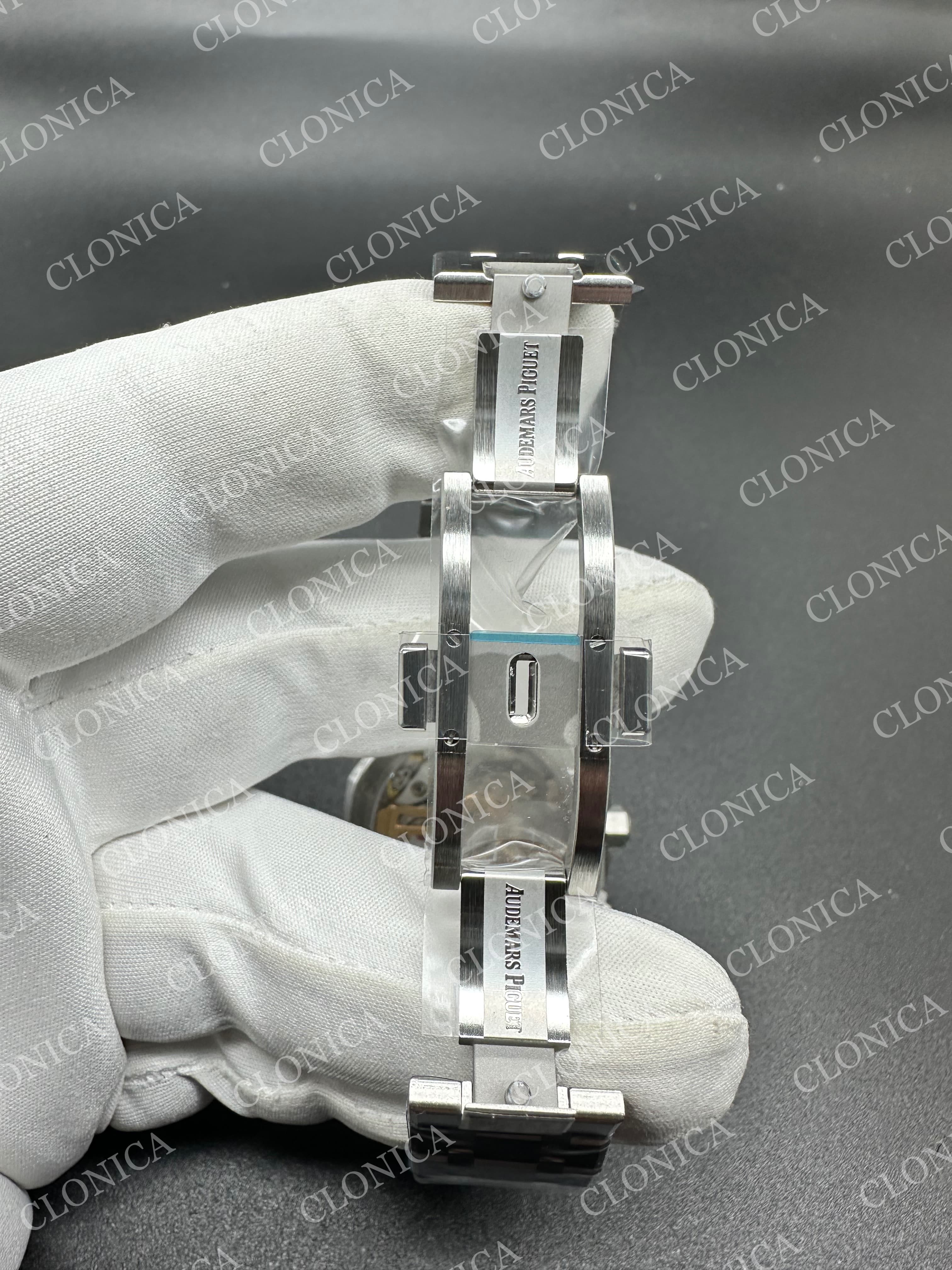 ROYAL OAK CHRONO 26240 SS BLUE DIAL ON SS BRACELET SA4401 SUPER CLONE — view 9