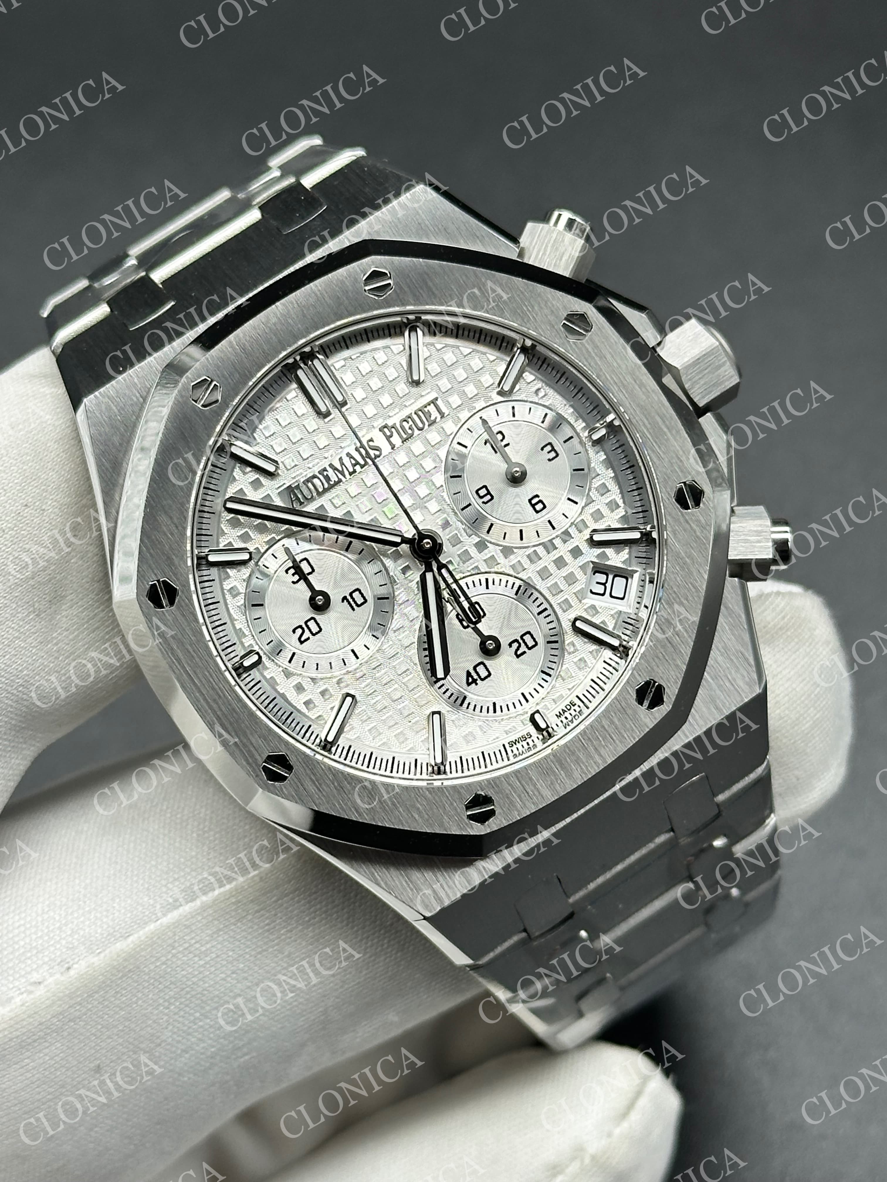 ROYAL OAK CHRONO 26240 SS WHITE DIAL ON SS BRACELET SA4401 SUPER CLONE — view 2