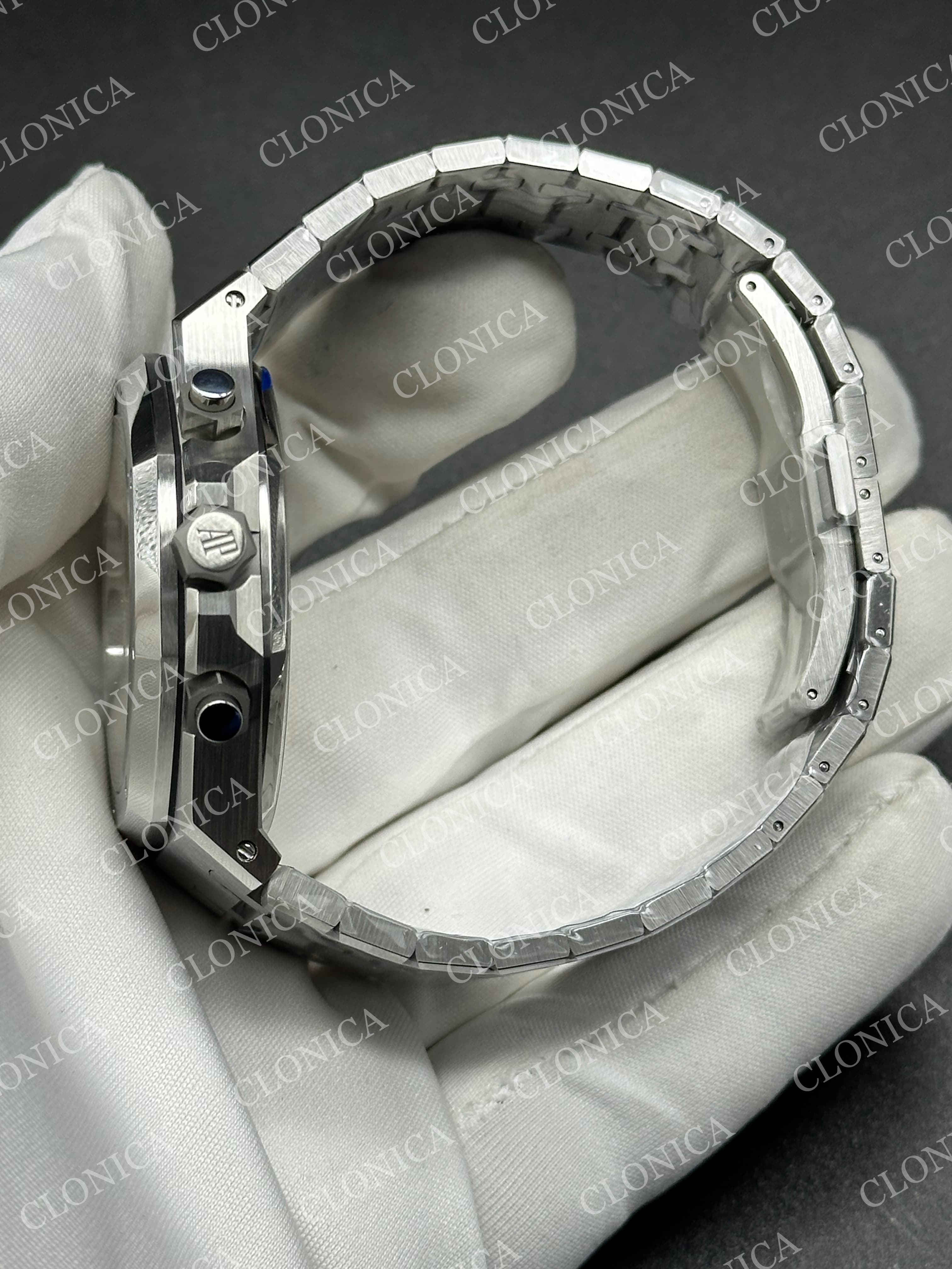 ROYAL OAK CHRONO 26240 SS WHITE DIAL ON SS BRACELET SA4401 SUPER CLONE — view 4