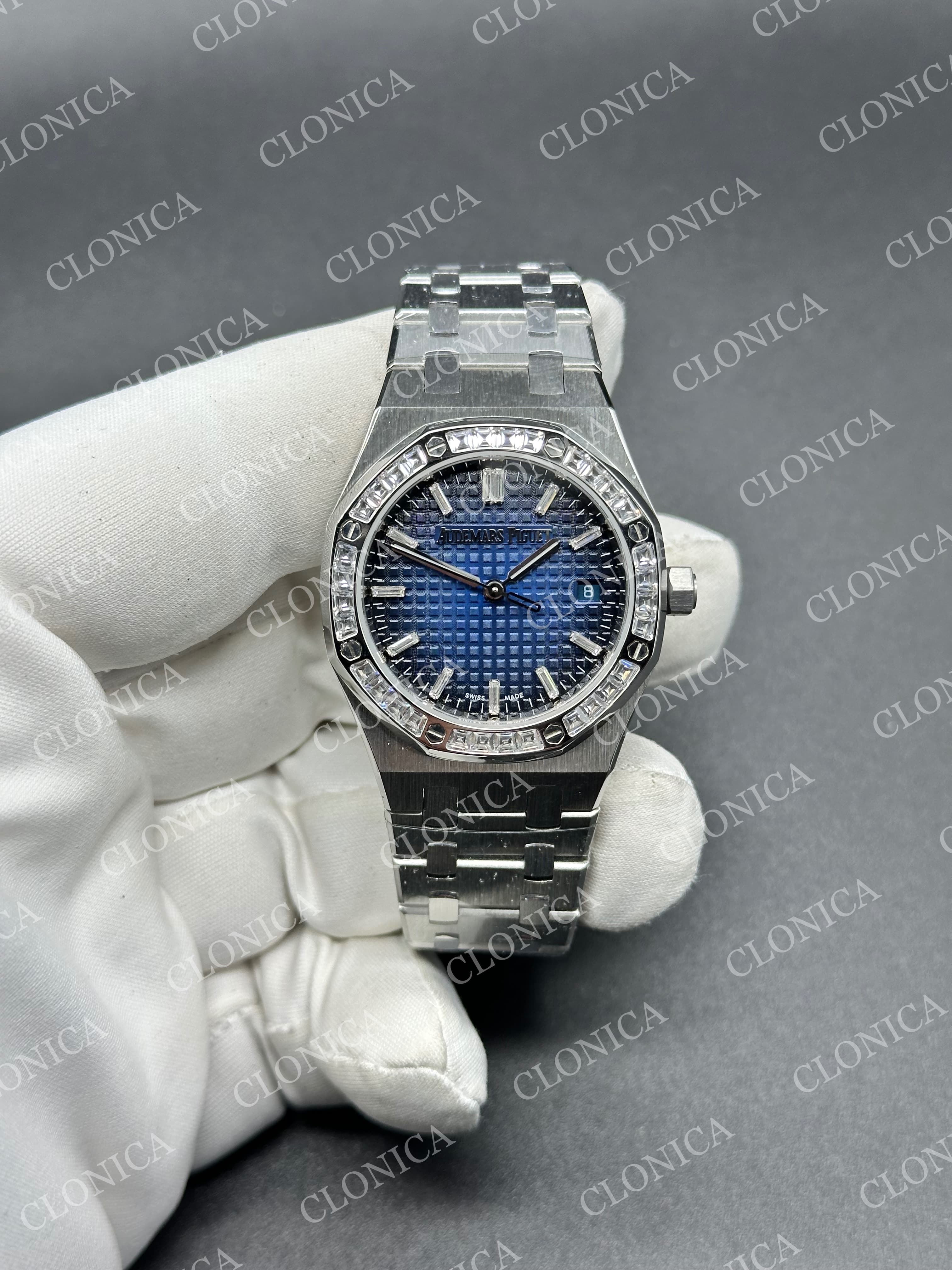 AUDEMARS PIGUET 34 mm SS AUTOMATIC OMBRE BLUE TEXTURED DIAL DIAMOND BEZEL ON SS BRACELET — view 1