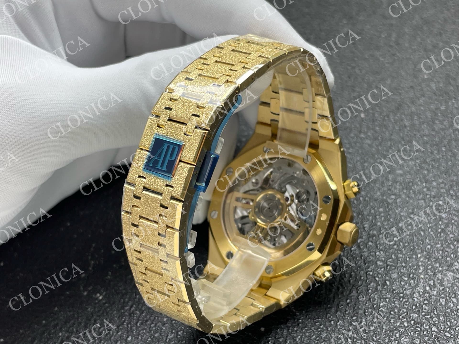 ROYAL OAK CHRONO 26240BA FROSTED YG 1:1 YG DIAL ON BRACELET SA4401 SUPER CLONE — view 5