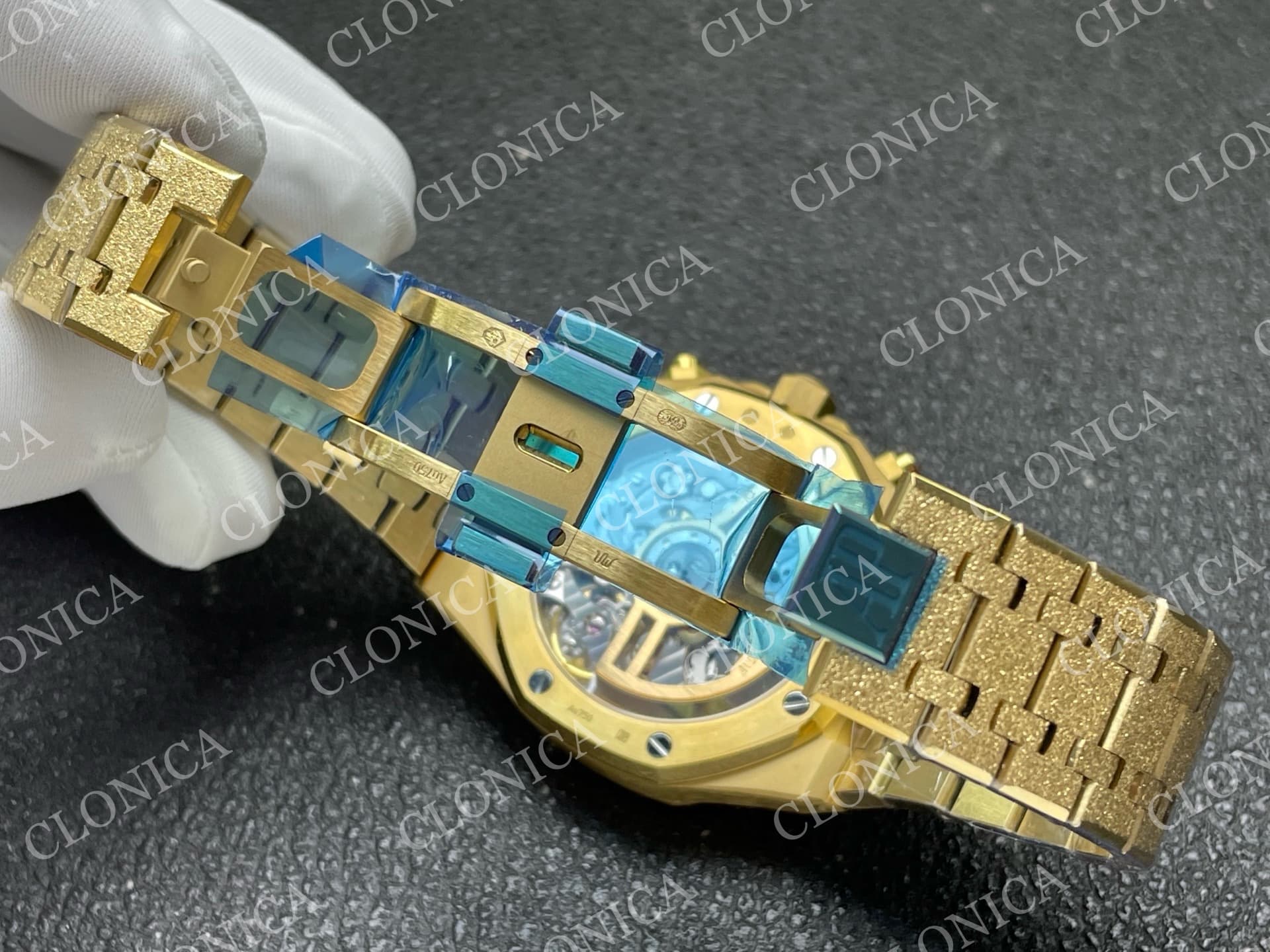 ROYAL OAK CHRONO 26240BA FROSTED YG 1:1 YG DIAL ON BRACELET SA4401 SUPER CLONE — view 6