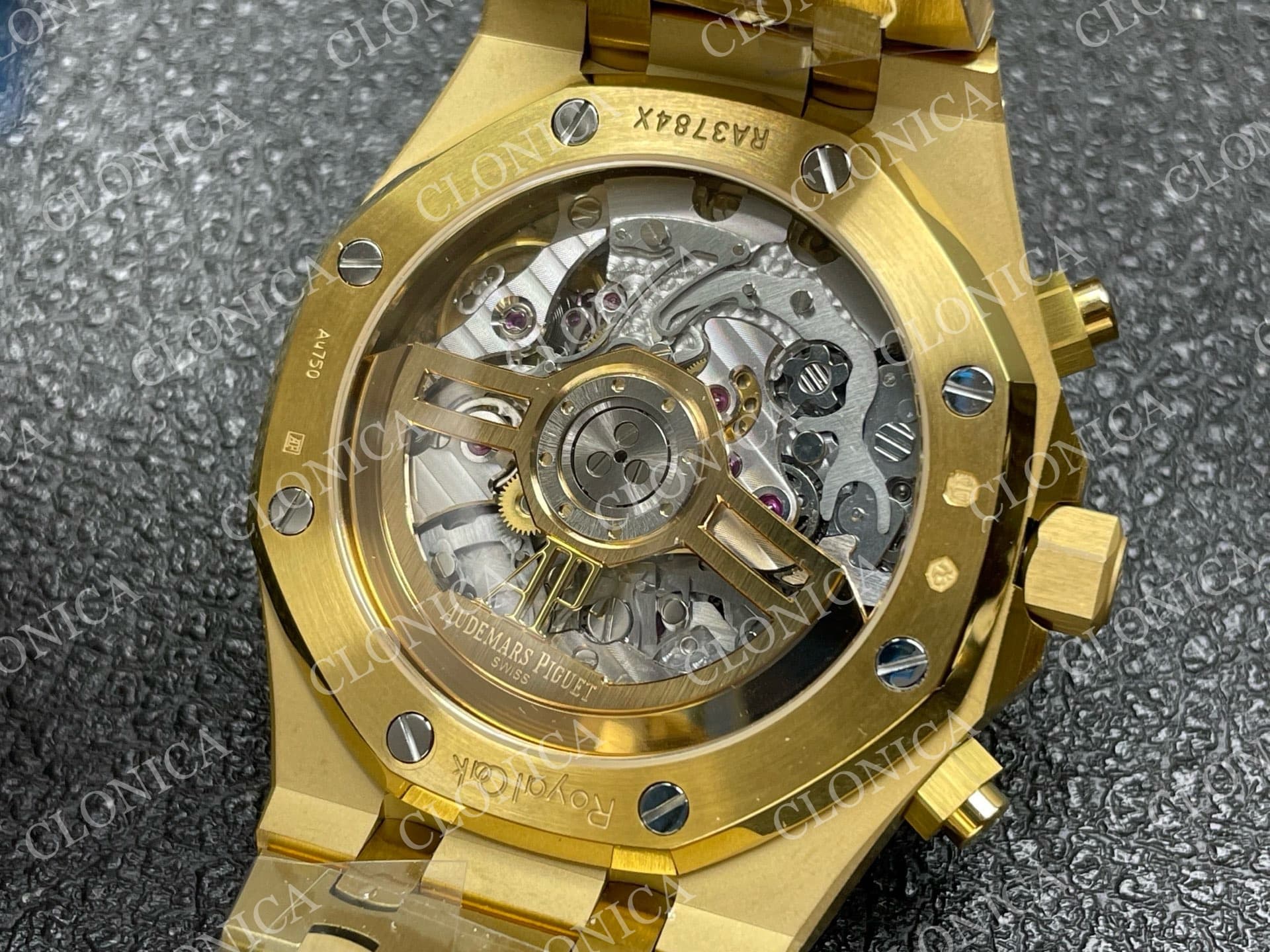 ROYAL OAK CHRONO 26240BA FROSTED YG 1:1 YG DIAL ON BRACELET SA4401 SUPER CLONE — view 8