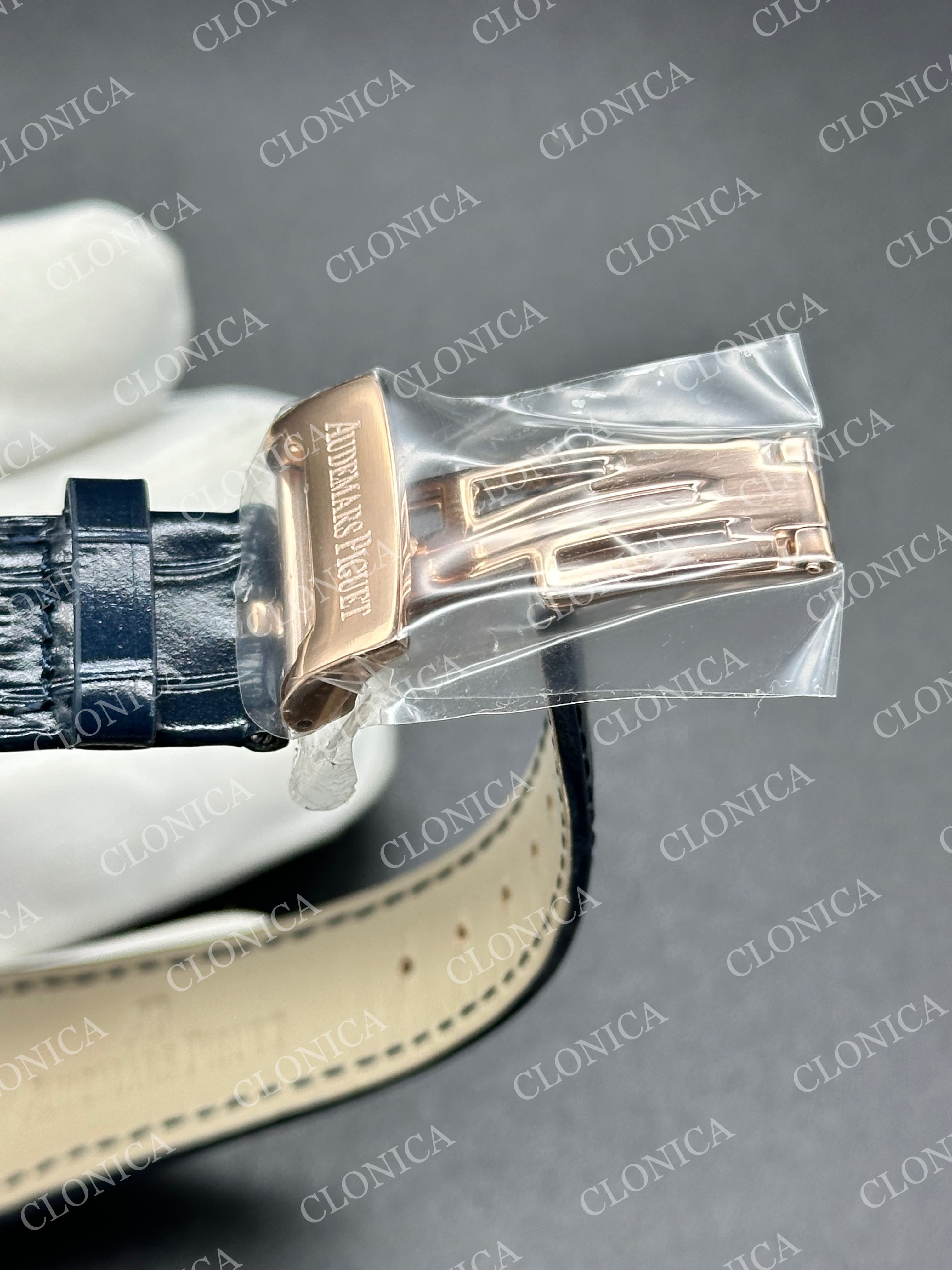 ROYAL OAK CHRONO 26331 SS BLUE DIAL ROSE SUBDIAL ON BLUE LEATHER STRAP A2385 — view 6
