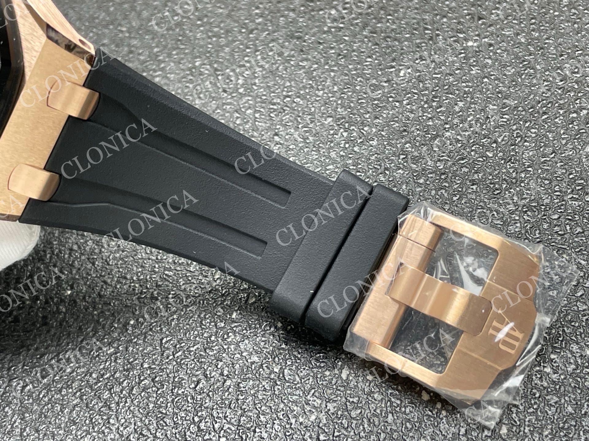 ROYAL OAK OFFSHORE 43MM 26420 CERAMIC BEZEL RG GAIN WEIGHT DDF 1:1 BLACK DIAL ON BLACK RUBBER STRAP DD4401 SUPER CLONE — view 5