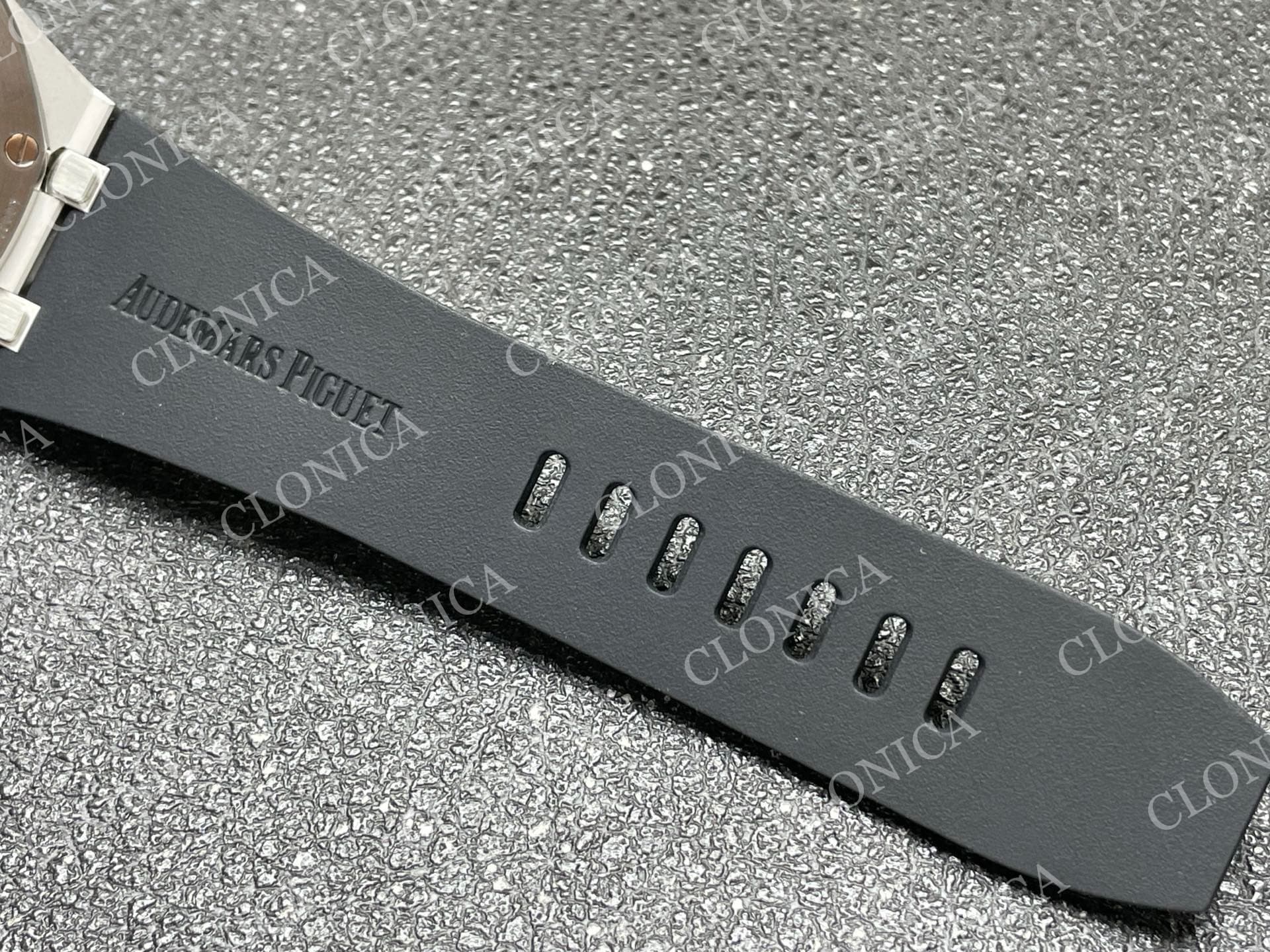 ROYAL OAK OFFSHORE 43MM 26420 CERAMIC BEZEL SS DDF 1:1 BLACK DIAL ON BLACK RUBBER STRAP DD4401 SUPER CLONE — view 6