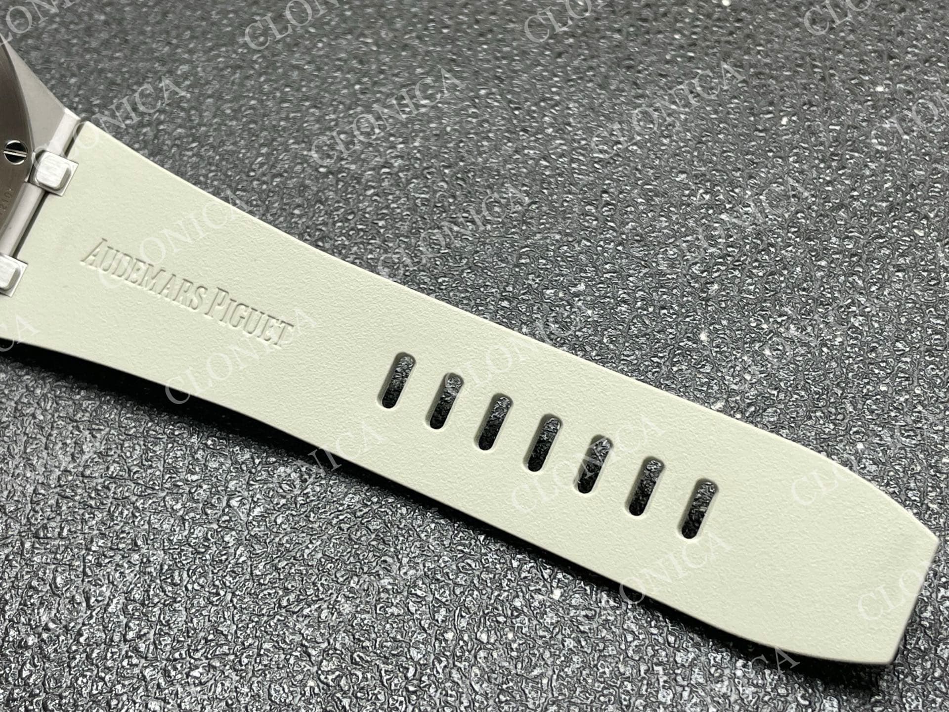 ROYAL OAK OFFSHORE 43MM 26420 CERAMIC BEZEL SS DDF 1:1 GRAY DIAL ON RUBBER STRAP DD4401 SUPER CLONE — view 6