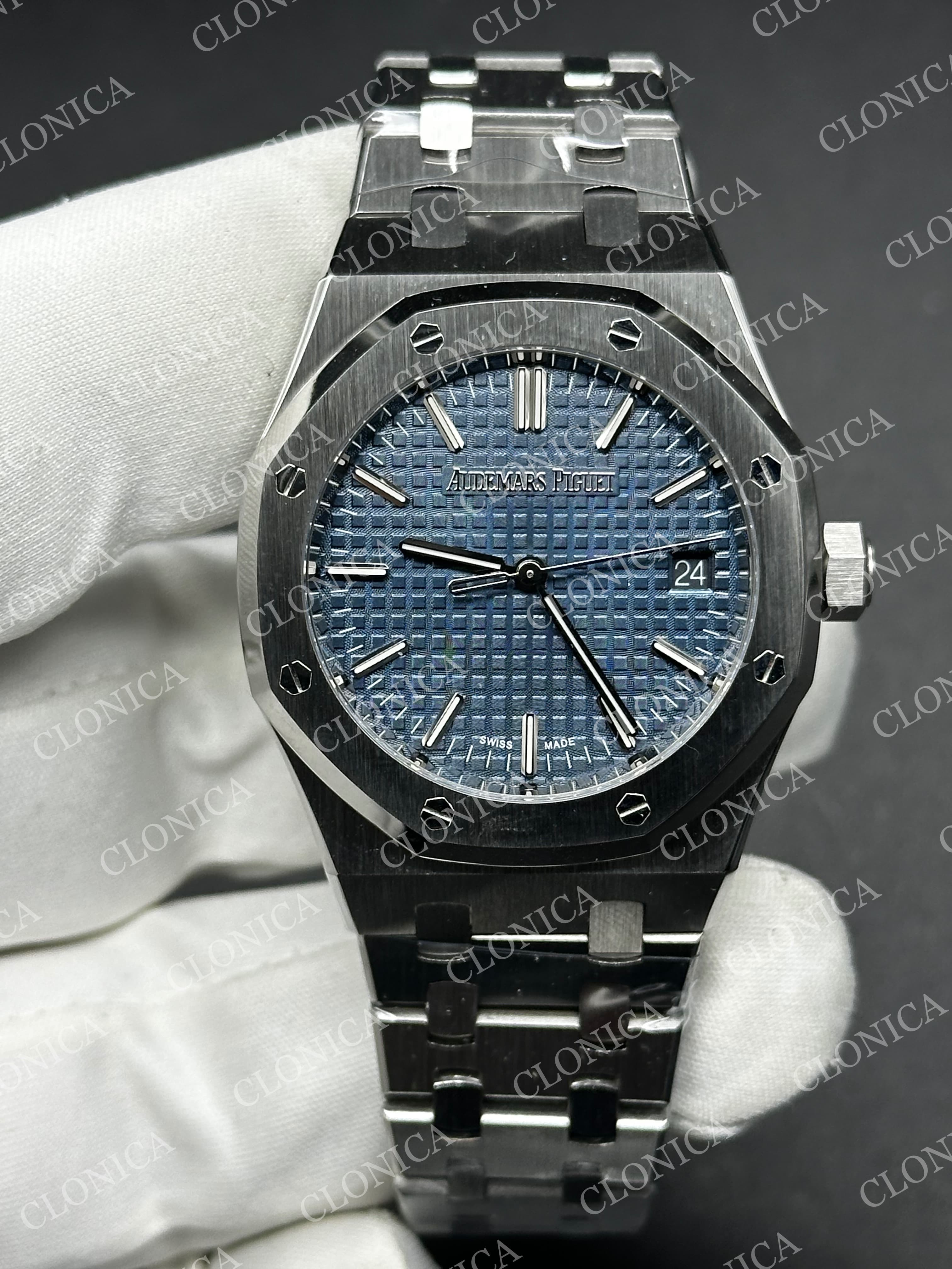 ROYAL OAK 37MM 15550 SS 1:1 BEST EDITION BLUE TEXTURED DIAL ON SS BRACELET SA3120 SUPER CLONE — view 1
