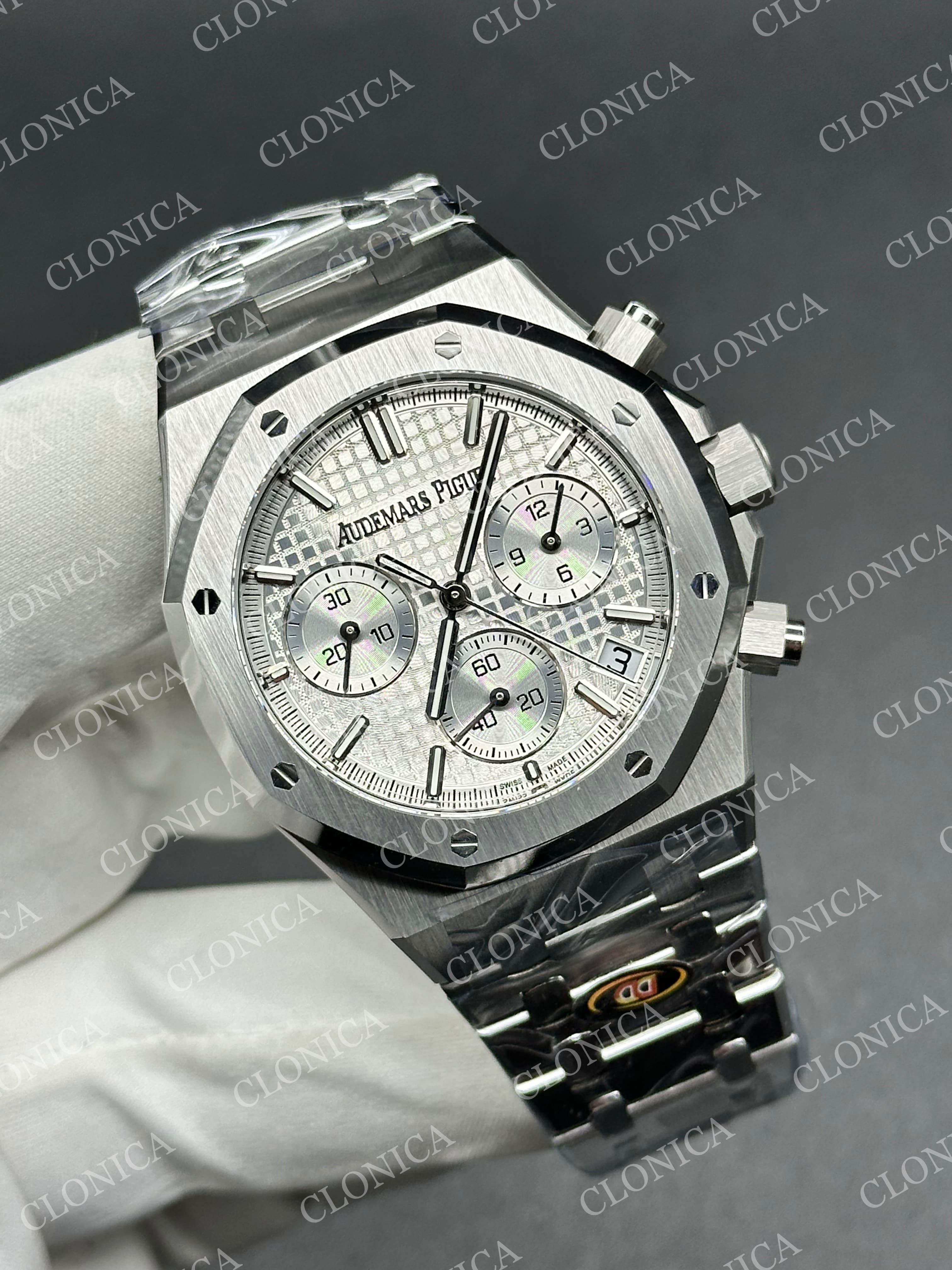 ROYAL OAK CHRONO 26240 SS WHITE DIAL ON SS BRACELET SA4401 SUPER CLONE — view 2