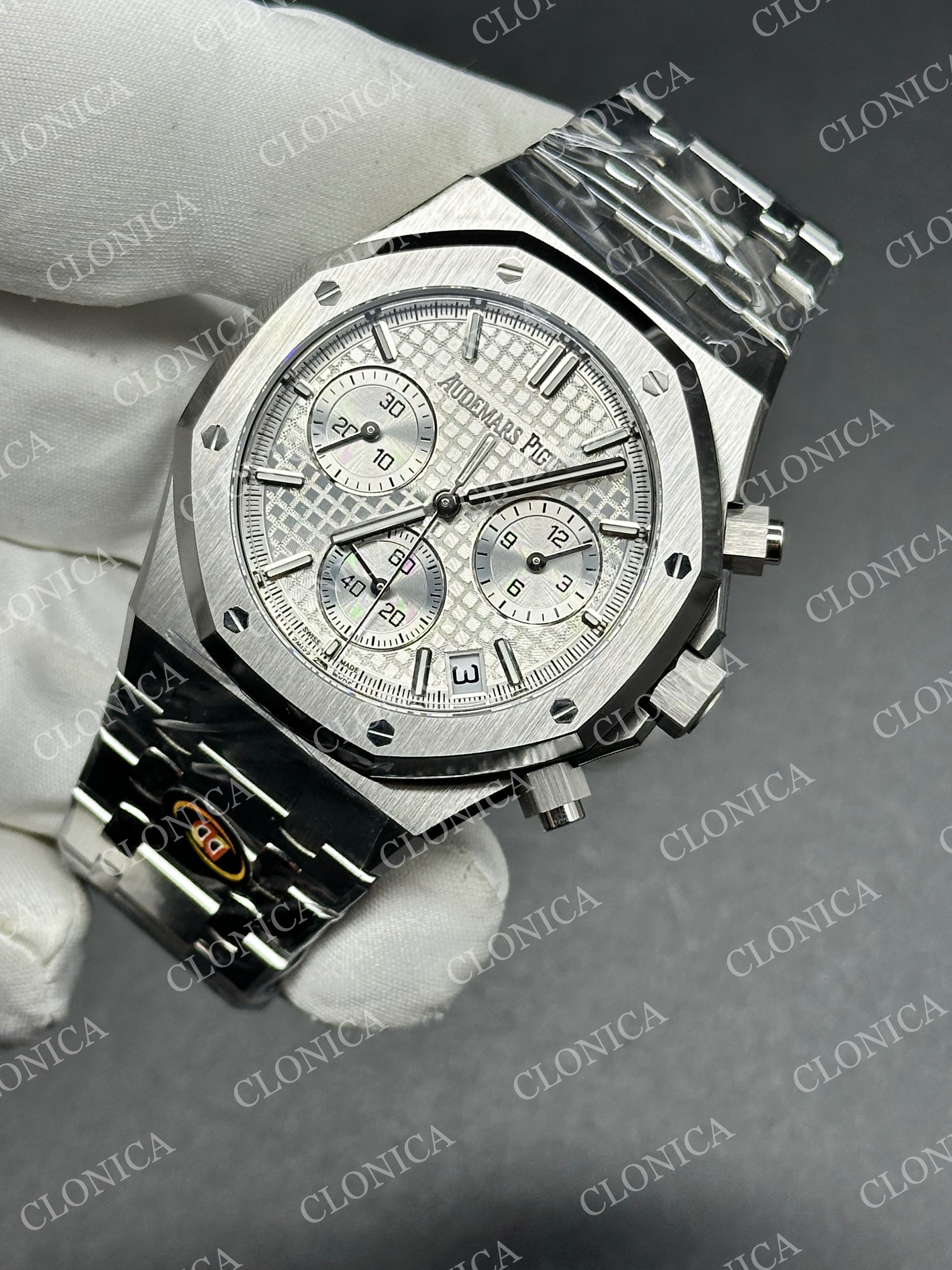 ROYAL OAK CHRONO 26240 SS WHITE DIAL ON SS BRACELET SA4401 SUPER CLONE — view 3
