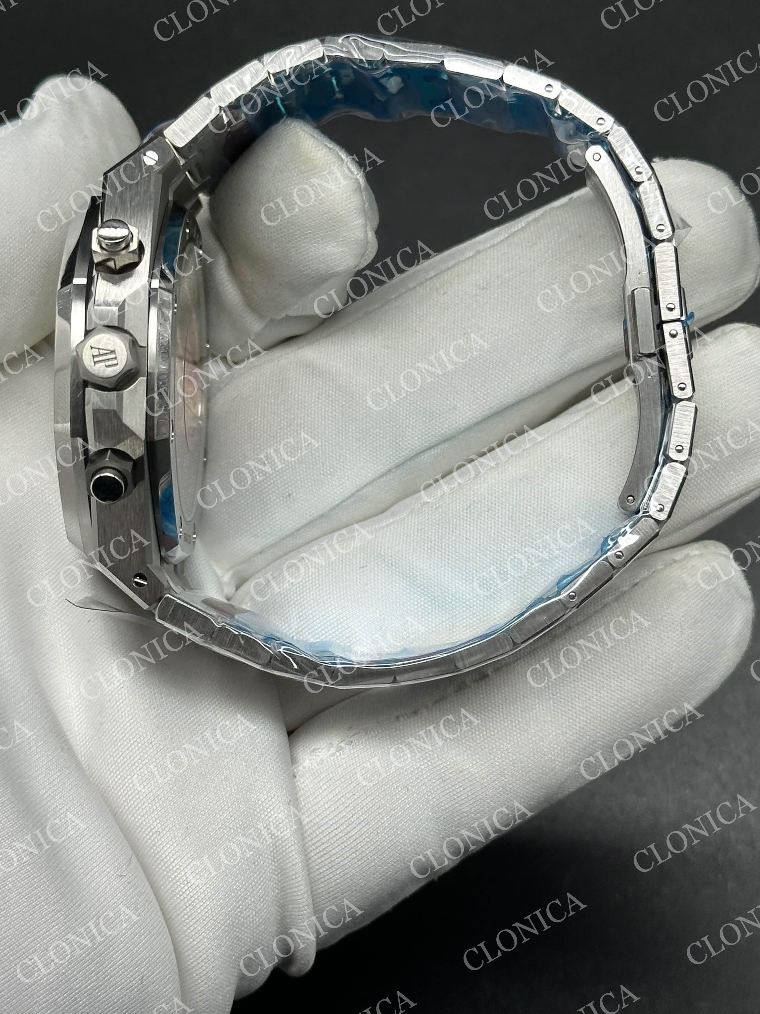 ROYAL OAK CHRONO 26240 SS WHITE DIAL ON SS BRACELET SA4401 SUPER CLONE — view 4