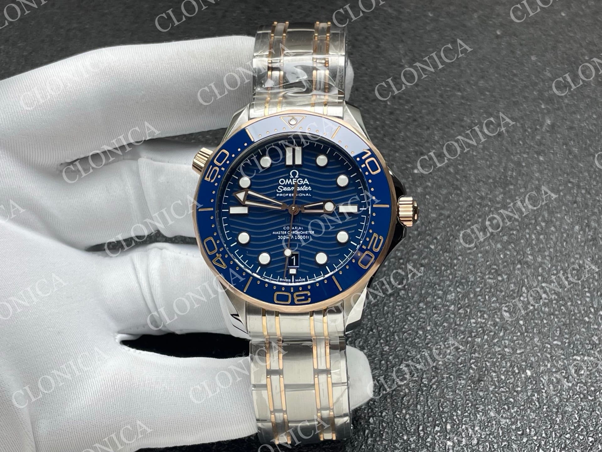 SEAMASTER DIVER 300M TWO TONE RG BLUE CERAMIC WITH BLUE DIAL — view 1