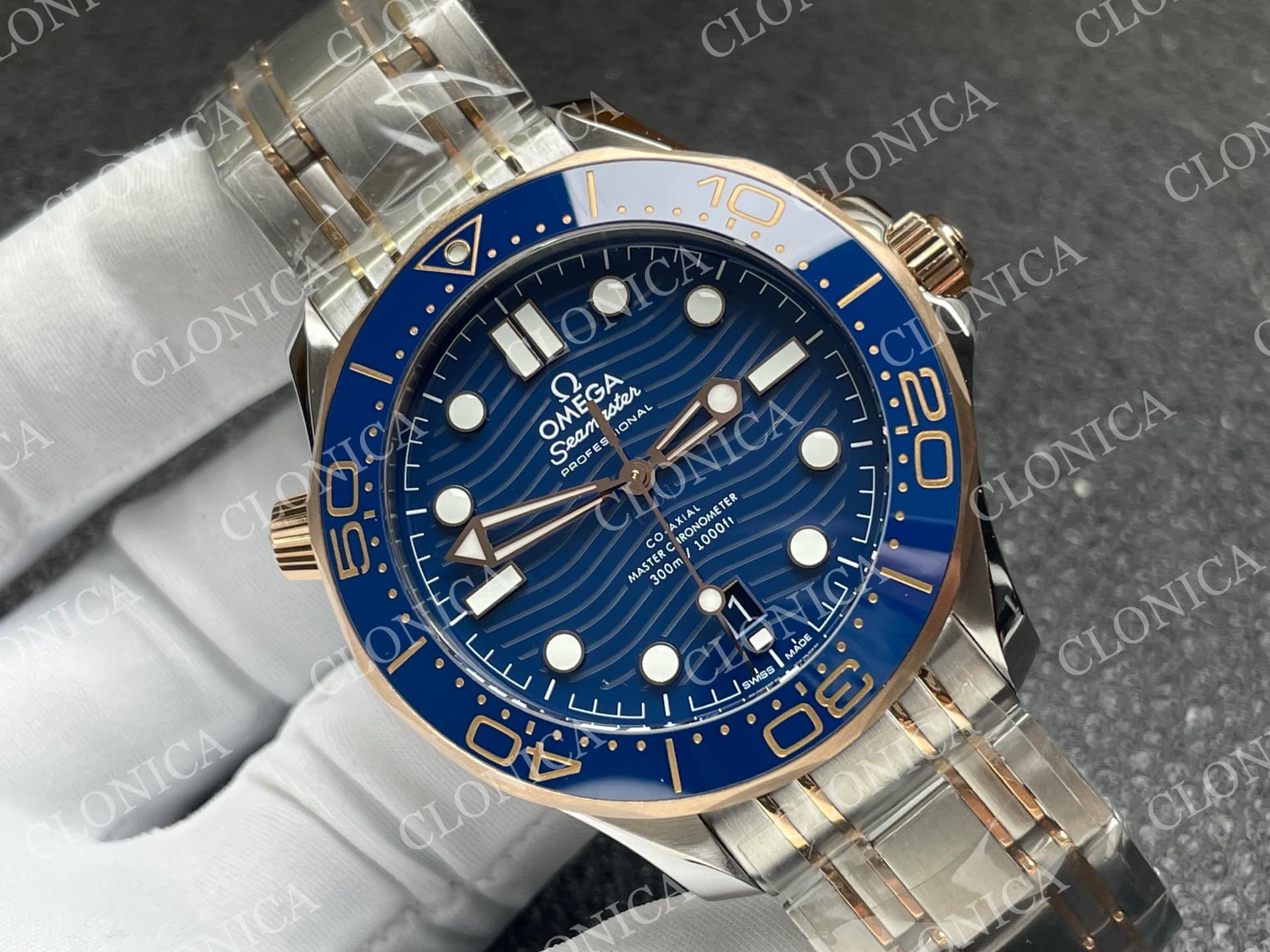 SEAMASTER DIVER 300M TWO TONE RG BLUE CERAMIC WITH BLUE DIAL — view 2
