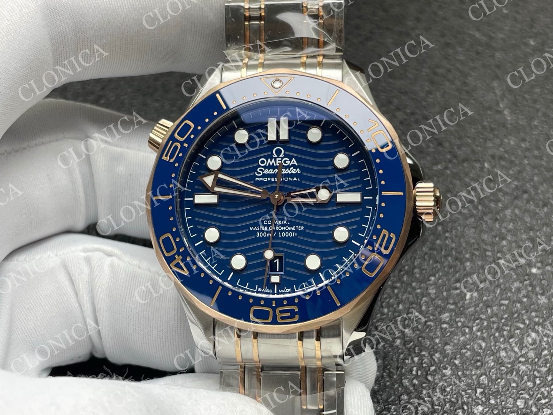 SEAMASTER DIVER 300M TWO TONE RG BLUE CERAMIC WITH BLUE DIAL — view 3