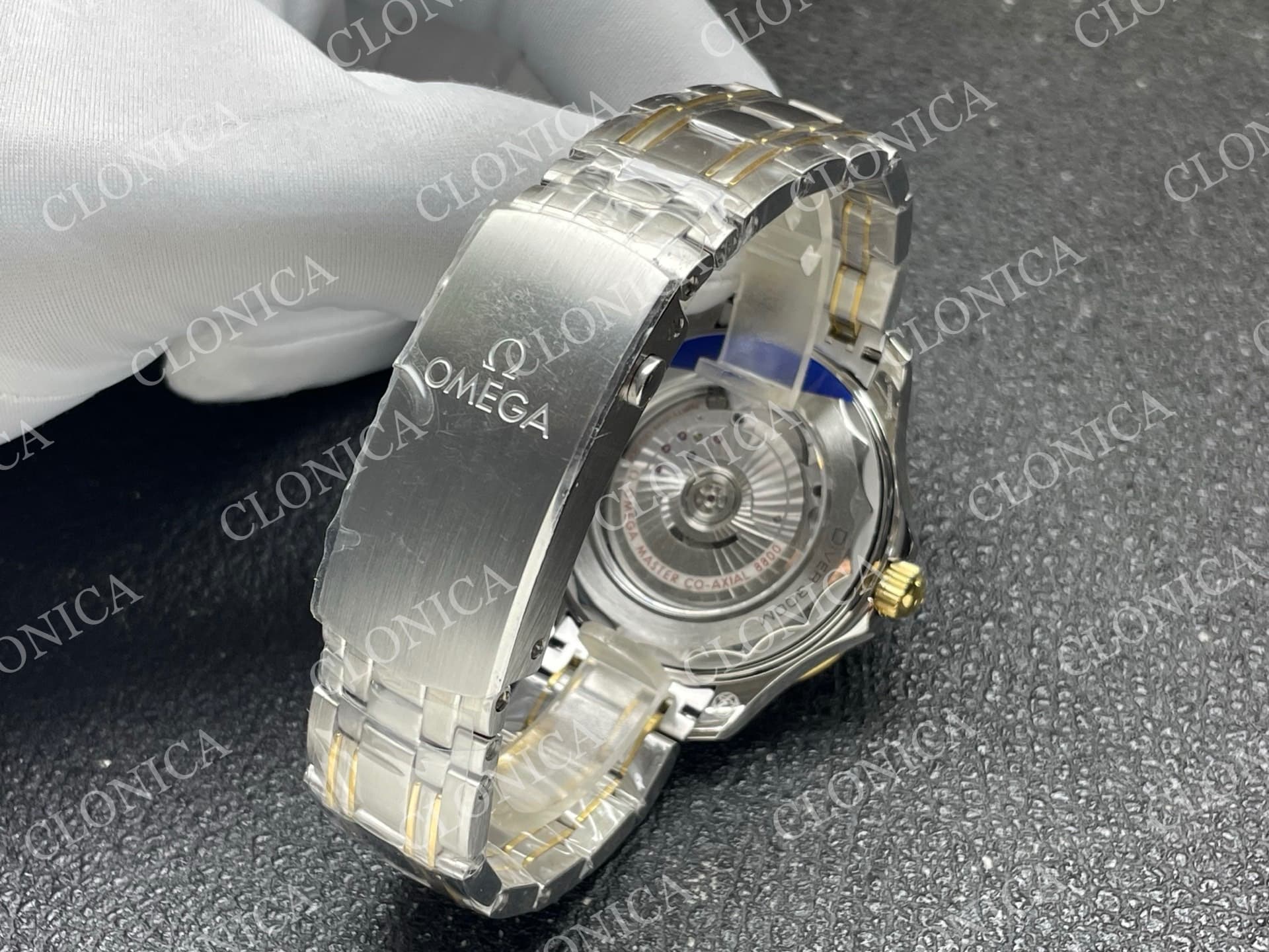 SEAMASTER DIVER 300M TWO TONE YG BLUE CERAMIC WITH BLUE DIAL — view 5
