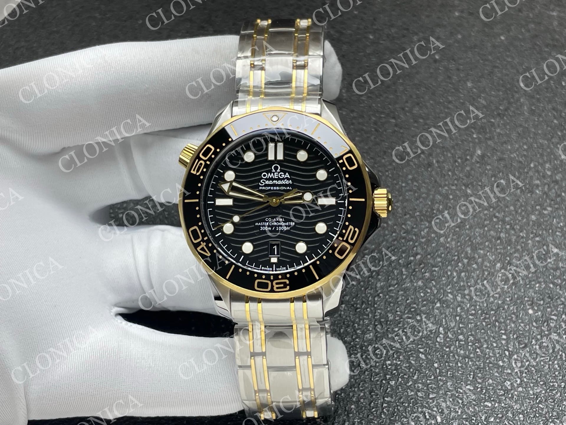 SEAMASTER DIVER 300M TWO TONE YG BLACK CERAMIC WITH BLACK DIAL — view 1