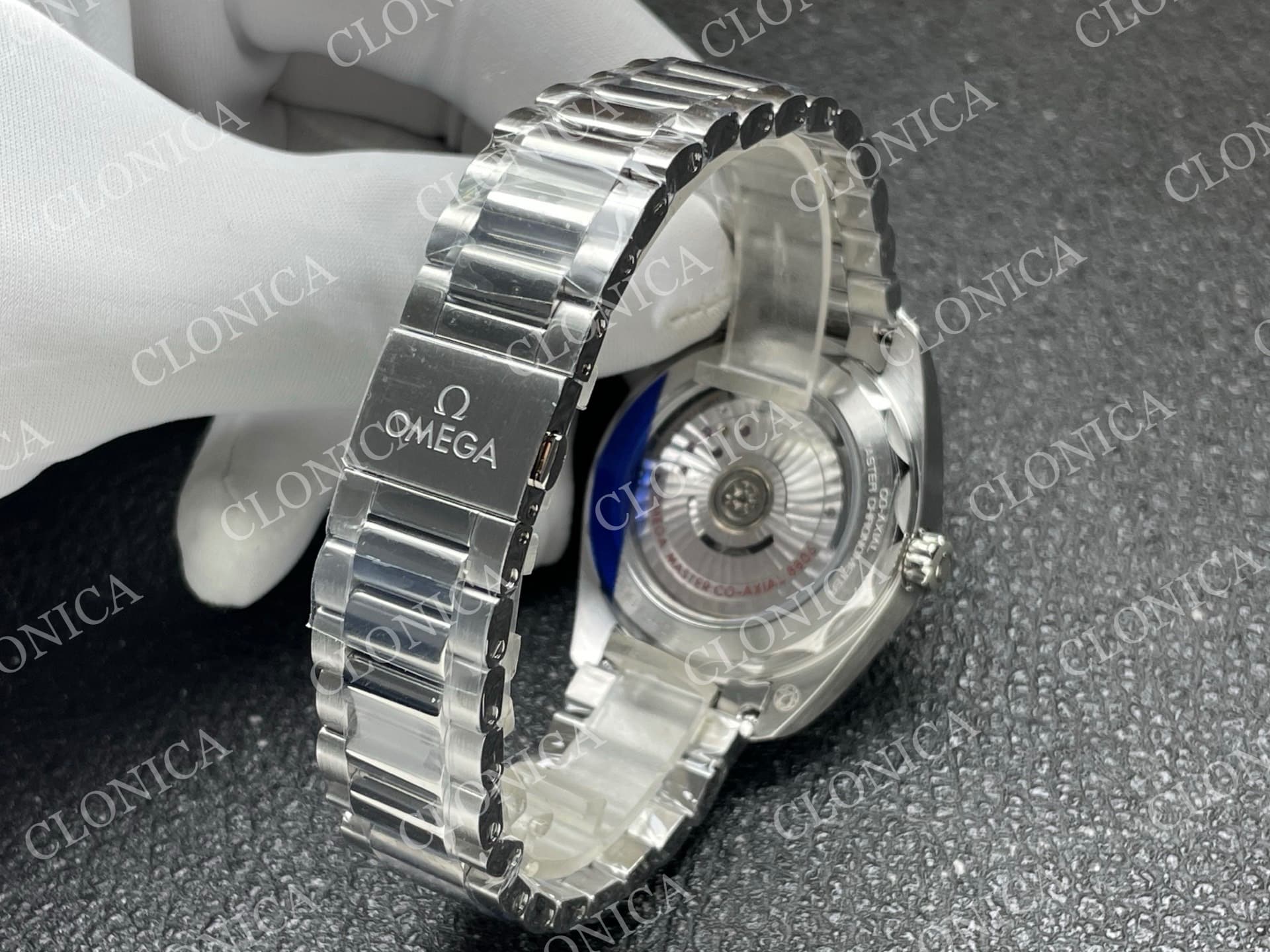 AQUA TERRA 150M MASTER GREY DIAL — view 5