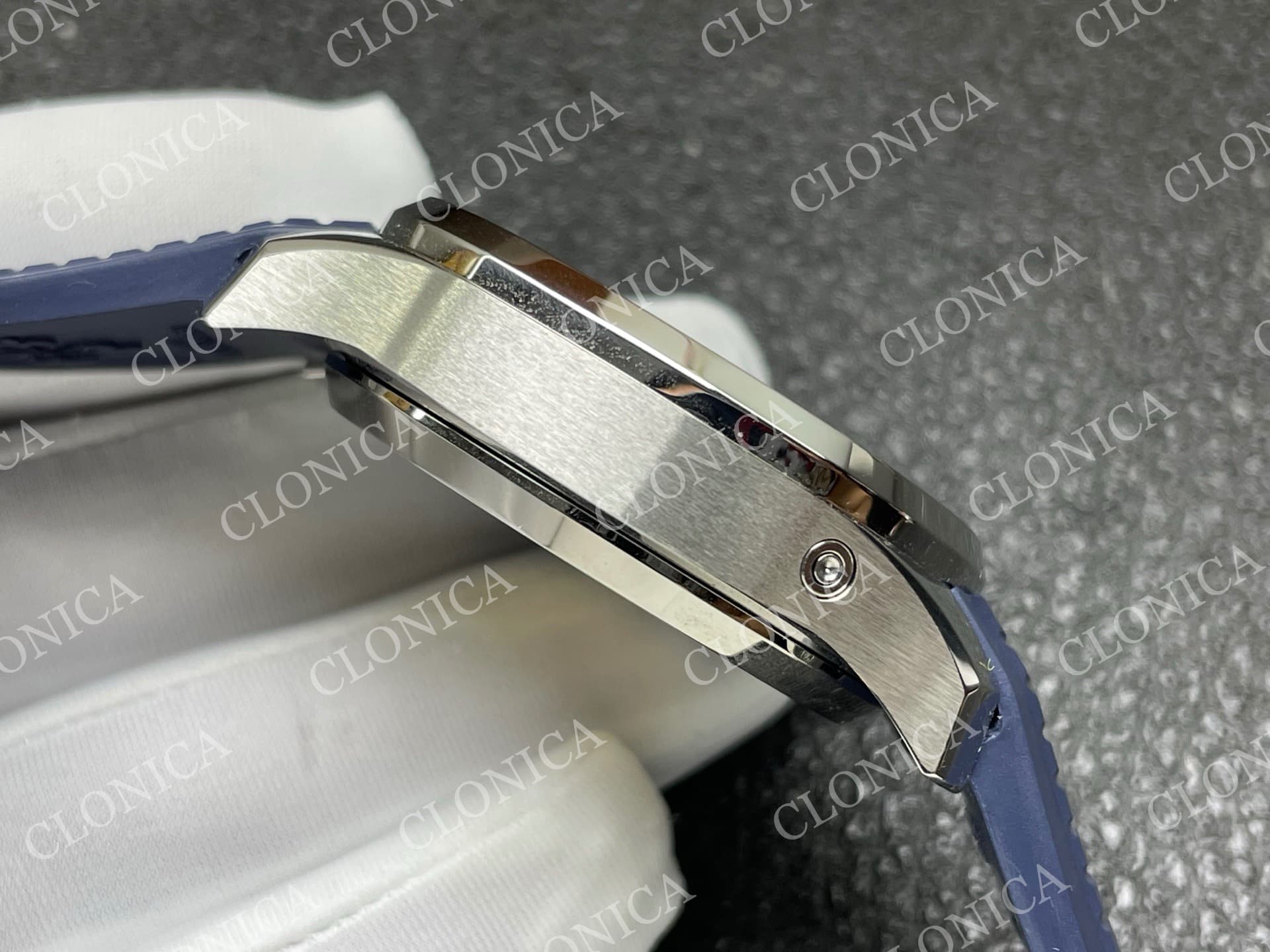 AQUANAUT 5968 SS BLUE DIAL — view 9