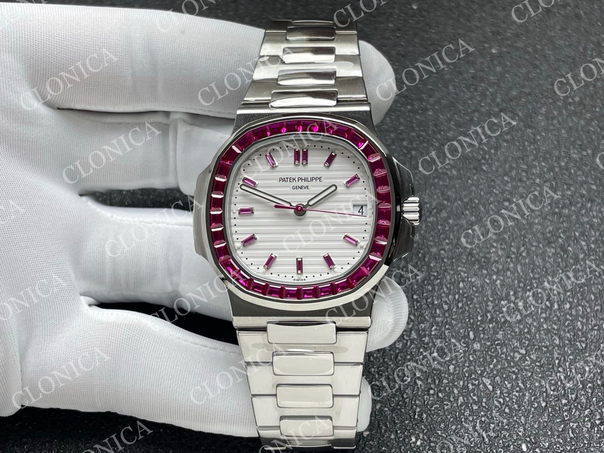 NAUTILUS 5711/1A RED T DIAMOND SS WHITE TEXTURED DIAL — view 1