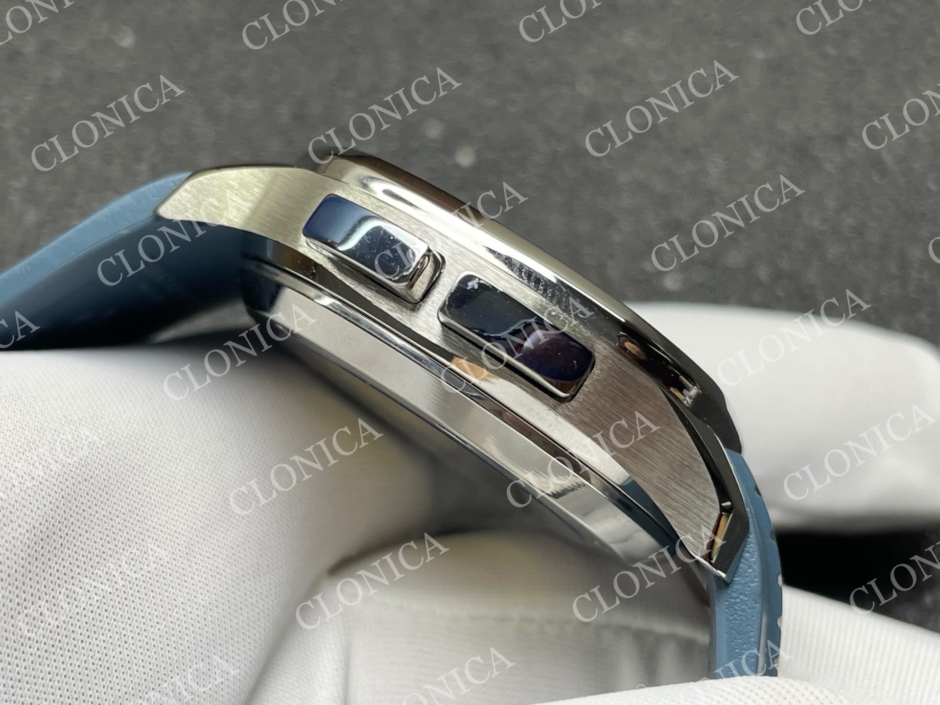 AQUANAUT 5164G SS BLUE DIAL ON BLUE RUBBER — view 9