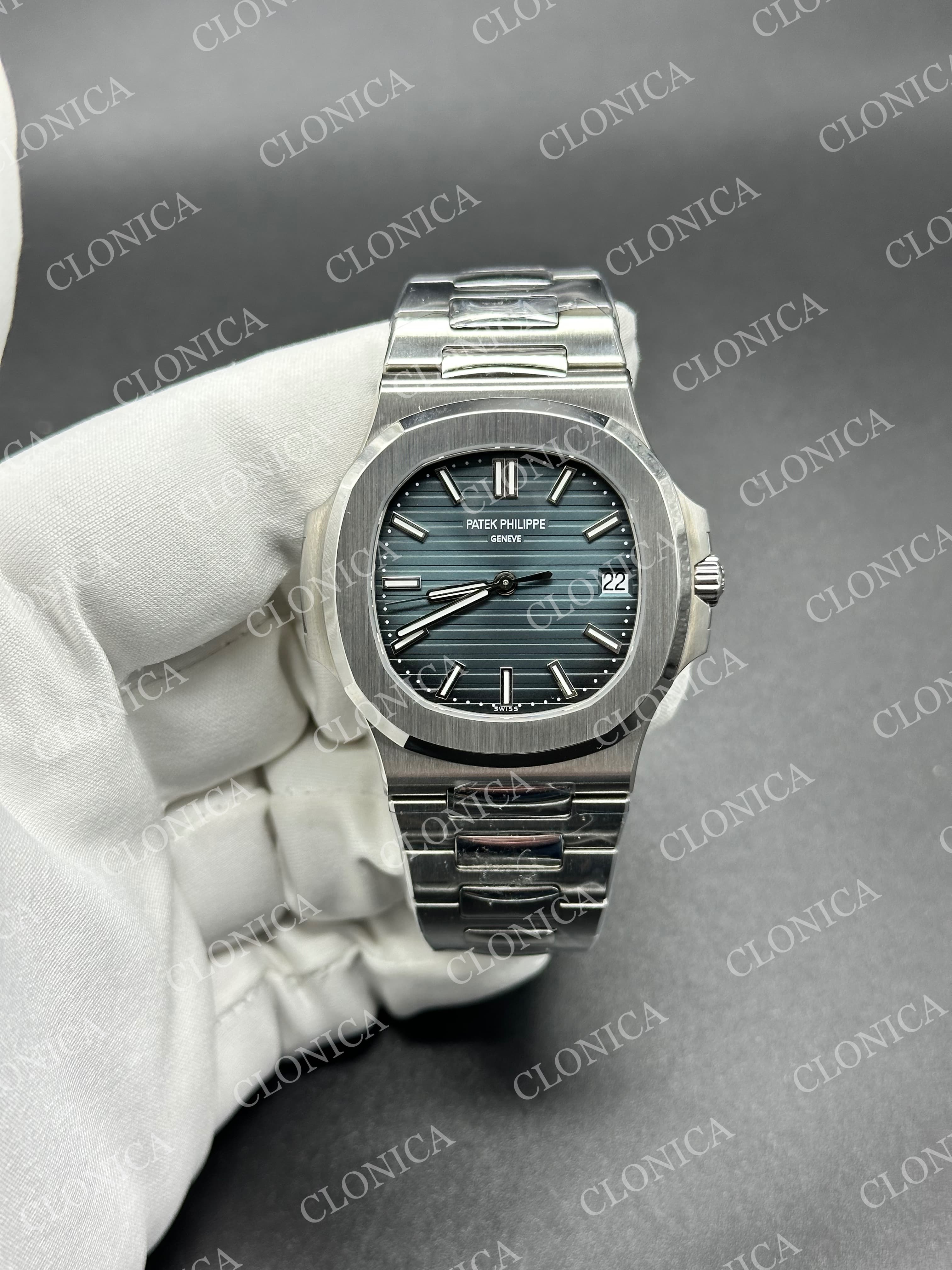 NAUTILUS 5711/1A SS BLUE TEXTURED DIAL ON SS BRACELET SUPER CLONE — view 1