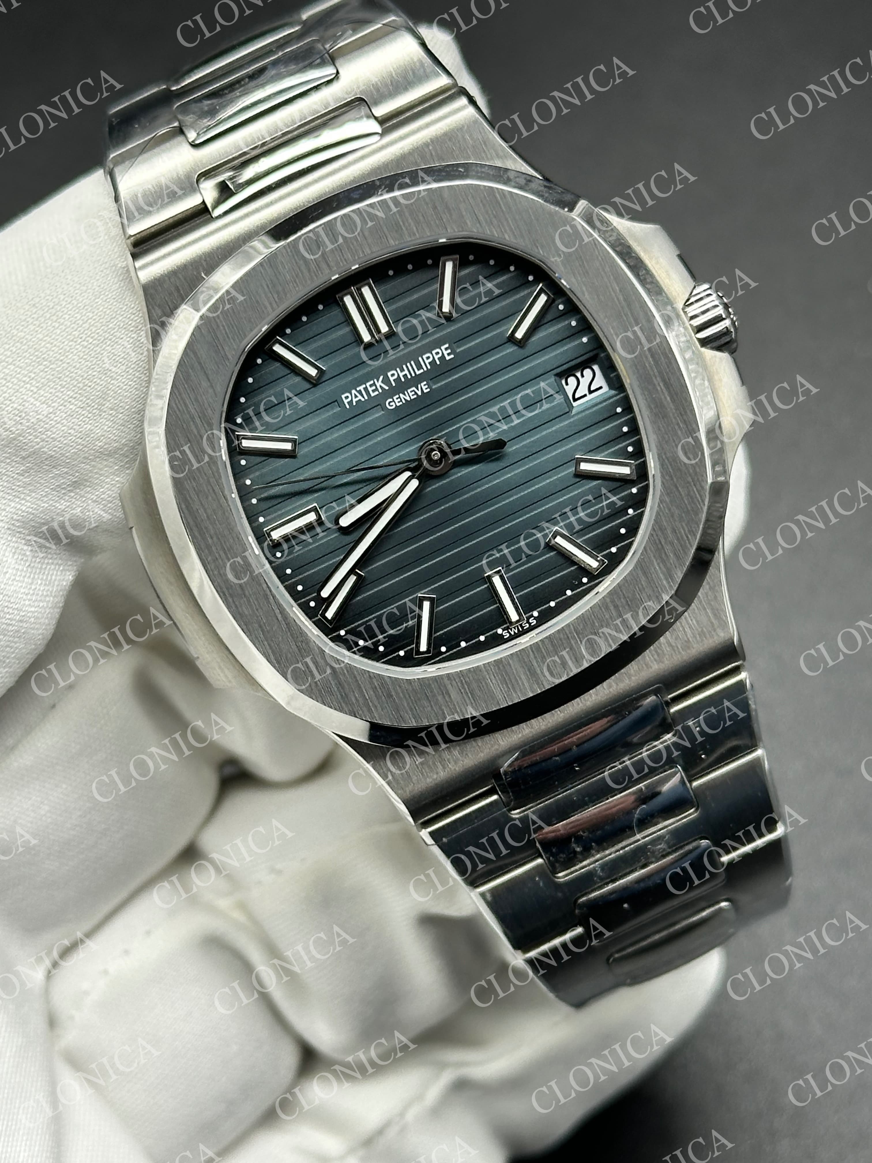 NAUTILUS 5711/1A SS BLUE TEXTURED DIAL ON SS BRACELET SUPER CLONE — view 2