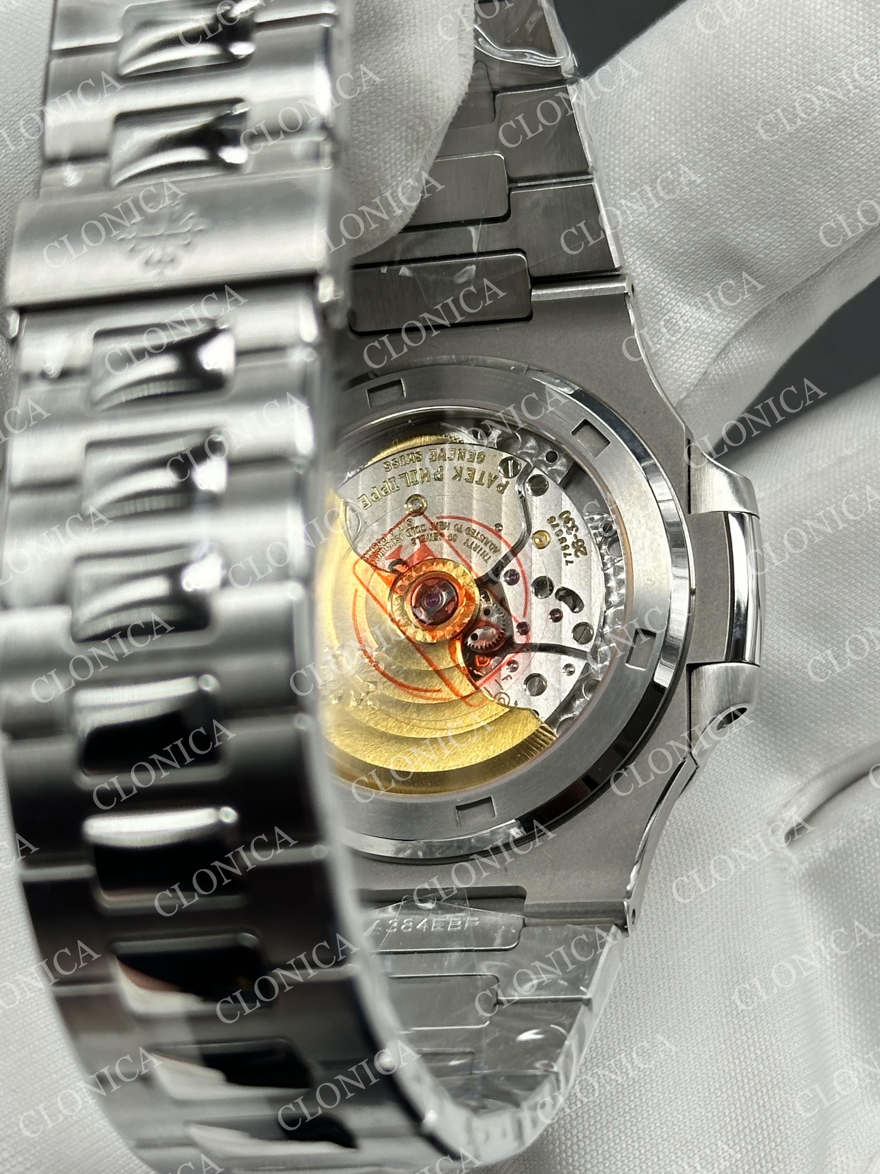 NAUTILUS 5711/1A SS BLUE TEXTURED DIAL ON SS BRACELET SUPER CLONE — view 6
