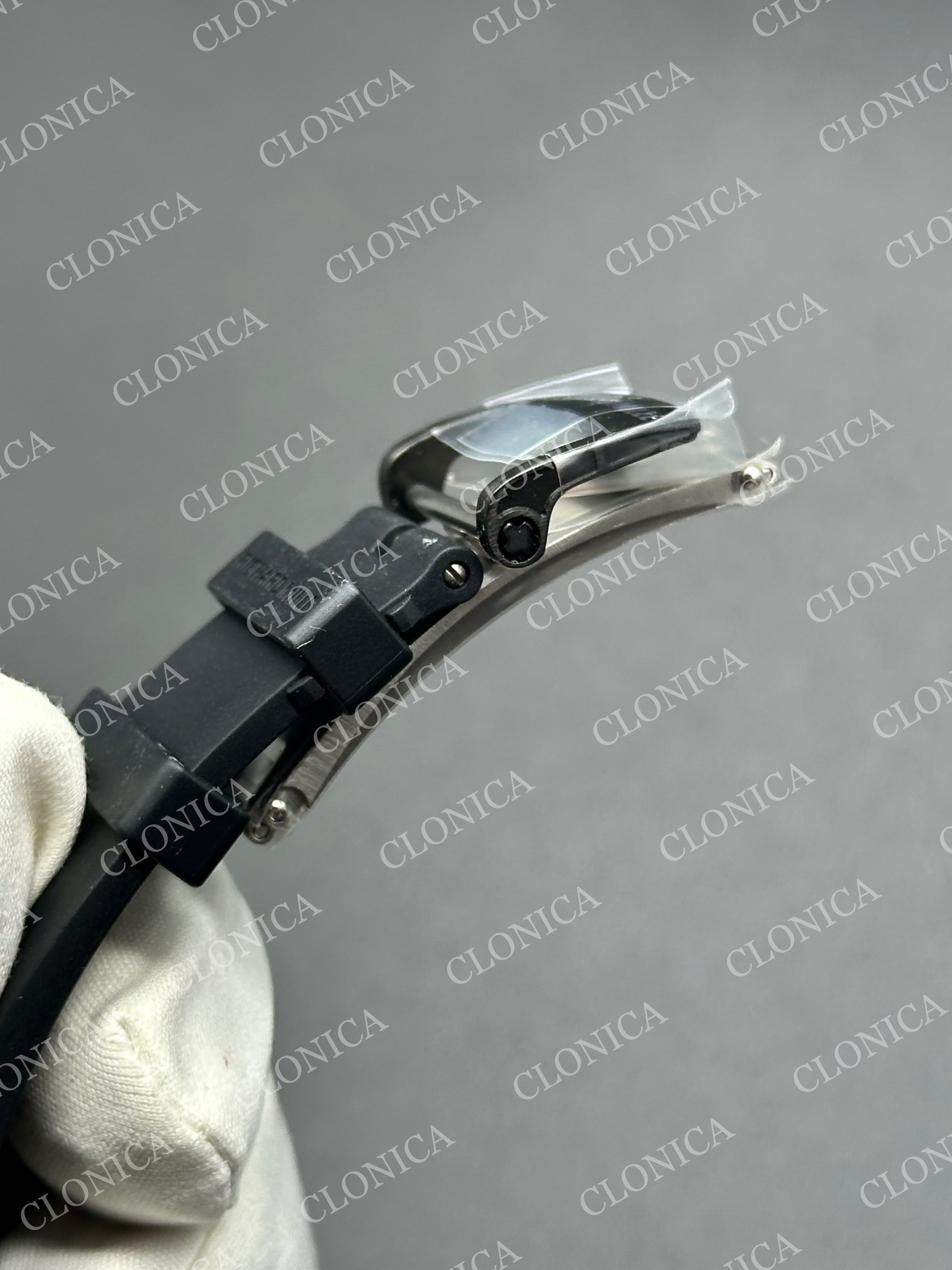 RM055 NTPT CARBON ROSE/BLACK INNER BEZEL ON BLACK RUBBER STRAP RMUL2 — view 7