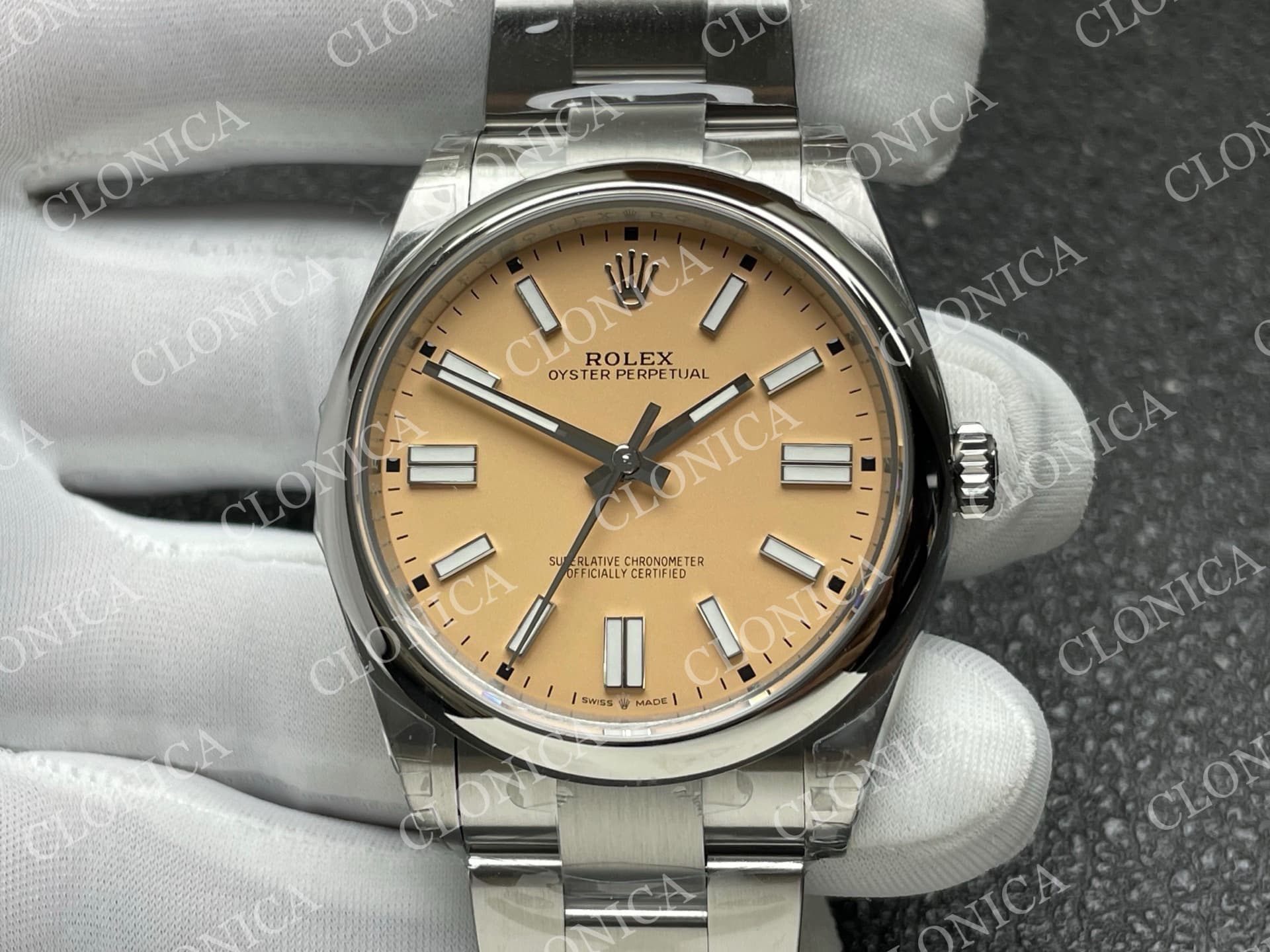 OYSTER PERPETUAL 41MM 124300 904L 2025 BEIGE DIAL — view 3