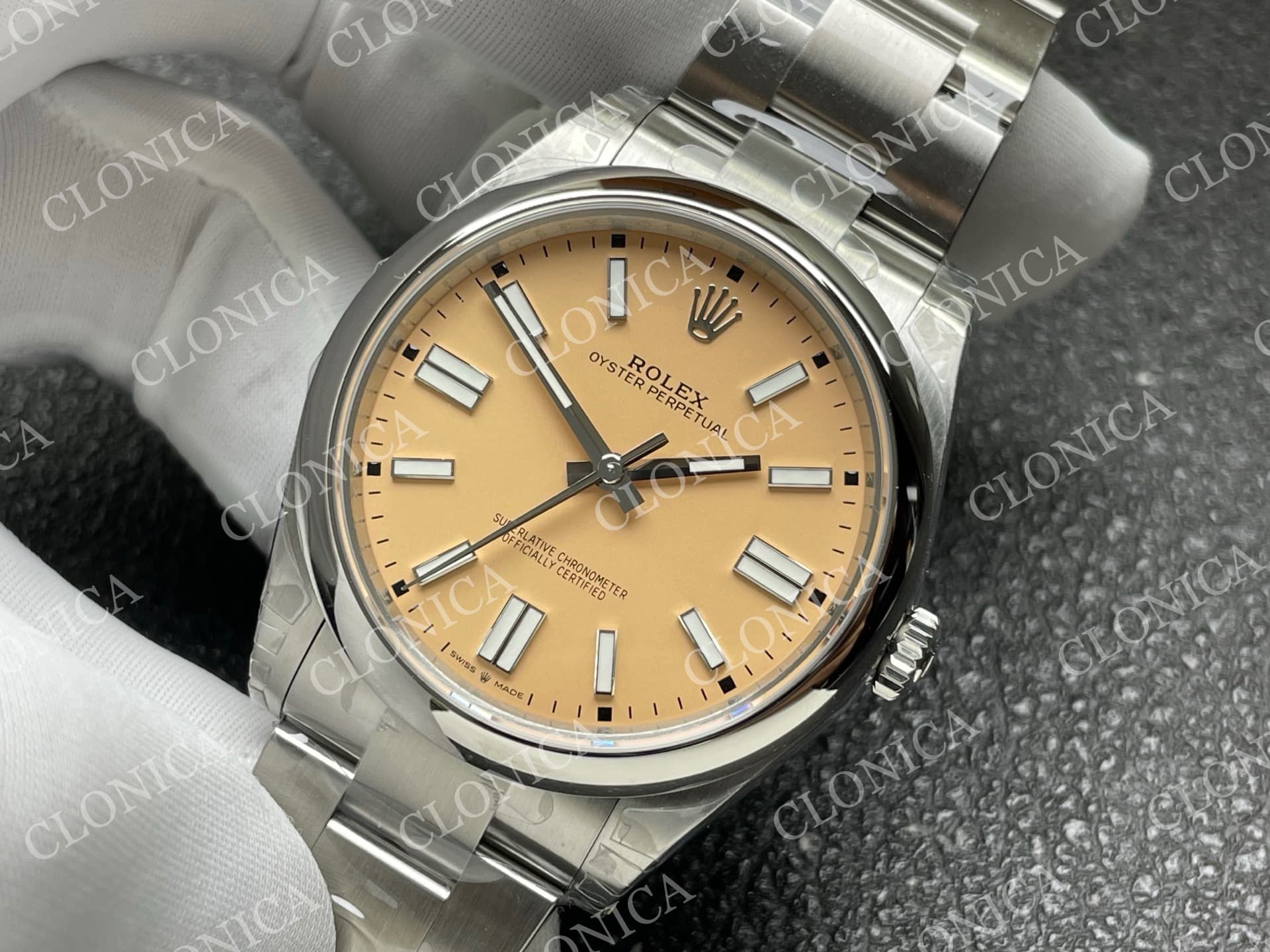 OYSTER PERPETUAL 41MM 124300 904L 2025 BEIGE DIAL — view 4