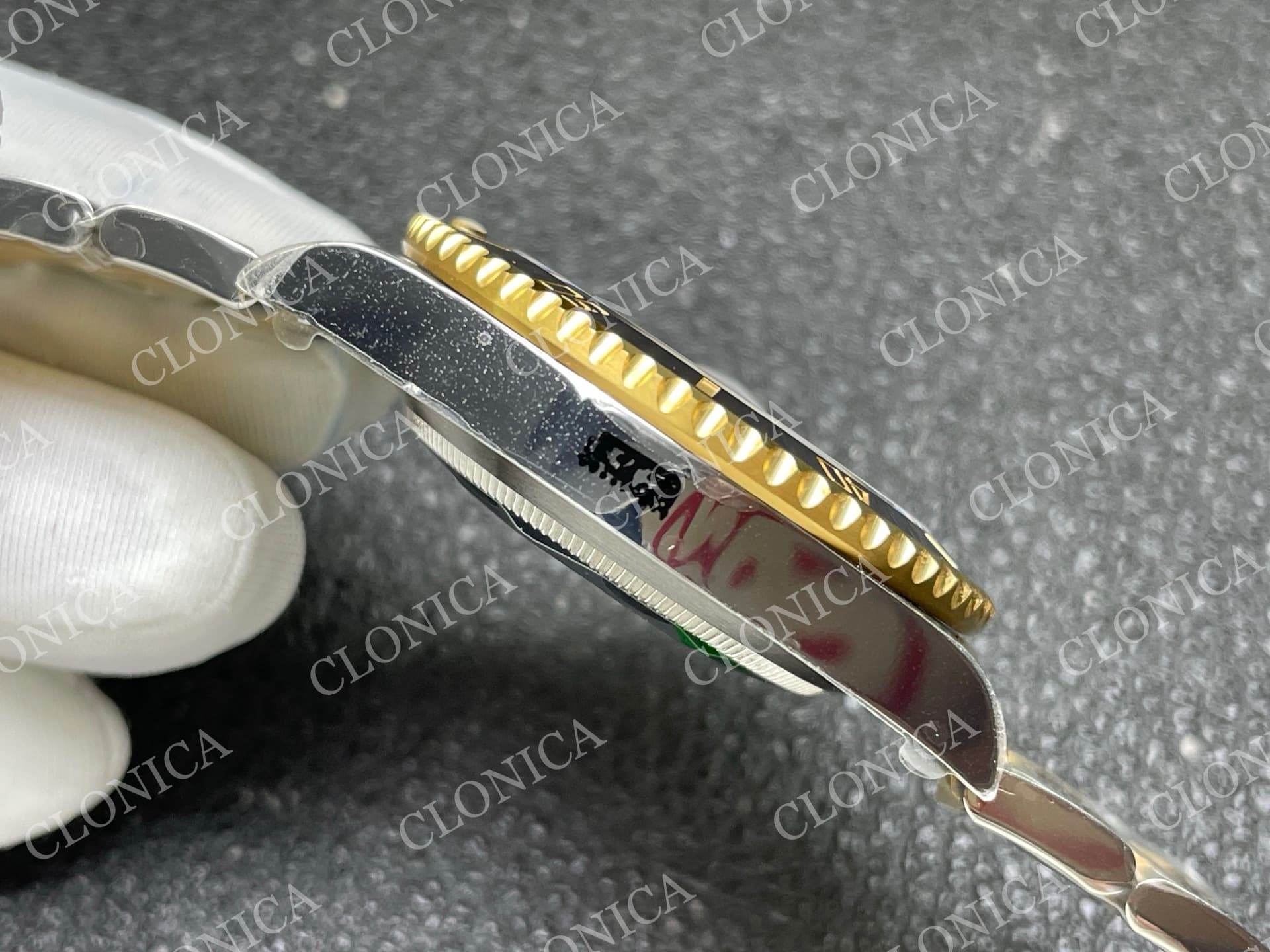 SUBMARINER 116610 40MM BLUE CERAMIC 904L SS/YG BLUE DIAL — view 9