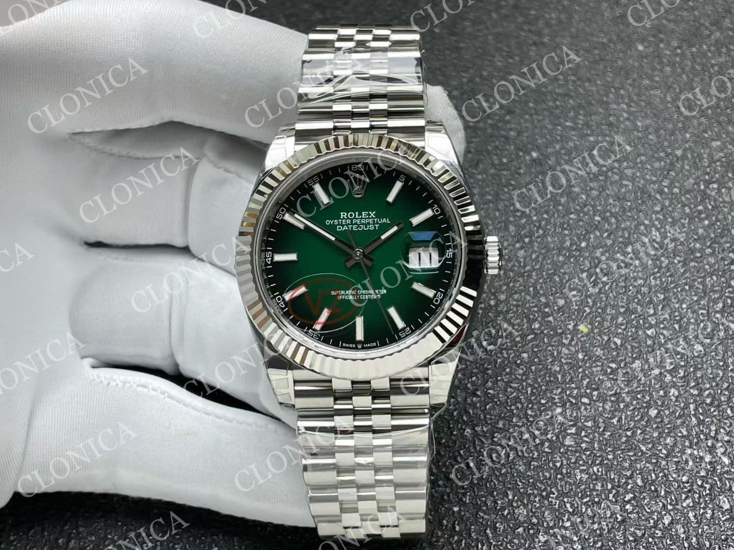 DATEJUST 41 126334 904L SS OMBRE GREEN DIAL ON JUBILEE BRACELET DD3235 — view 1