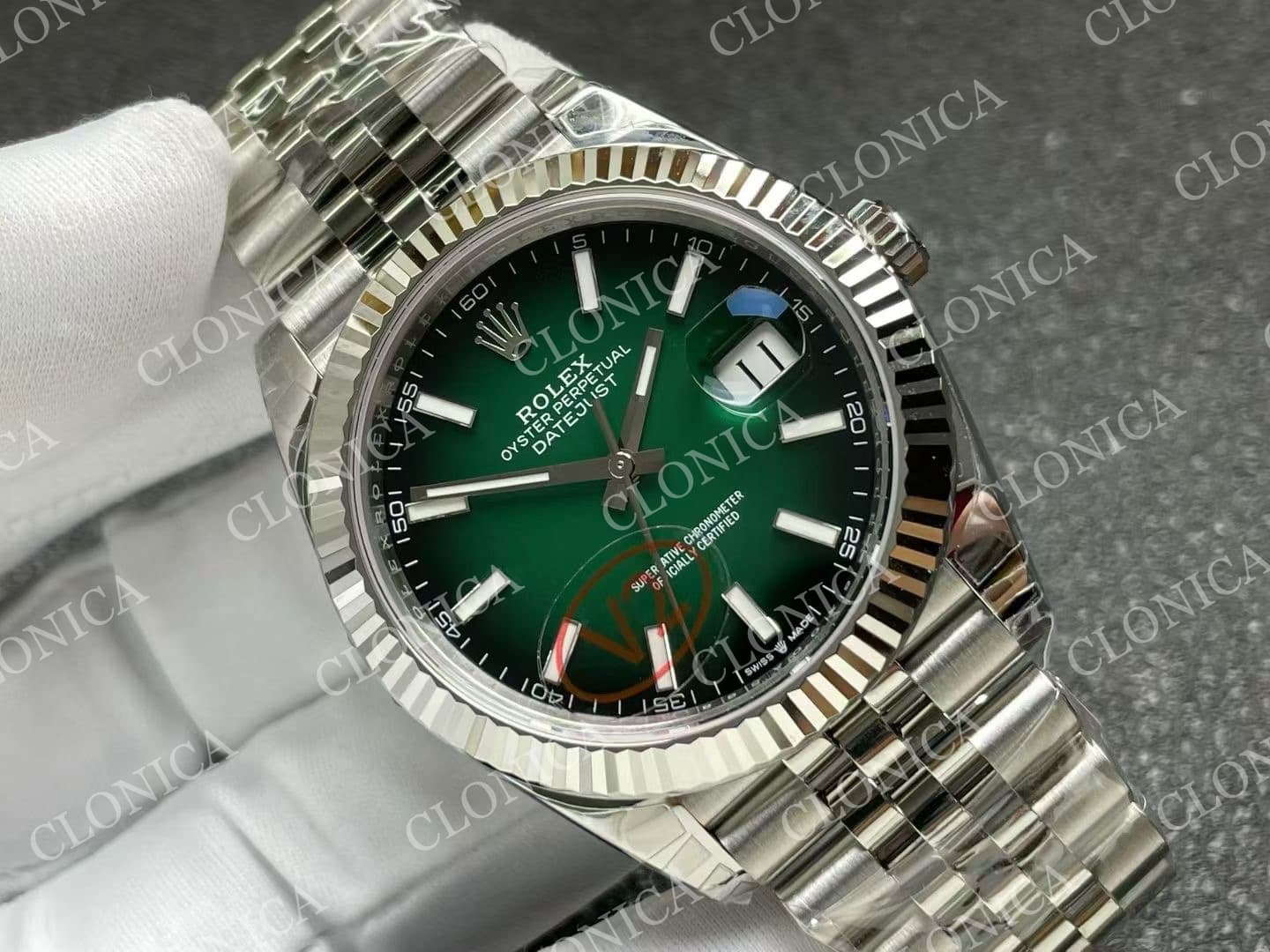 DATEJUST 41 126334 904L SS OMBRE GREEN DIAL ON JUBILEE BRACELET DD3235 — view 2