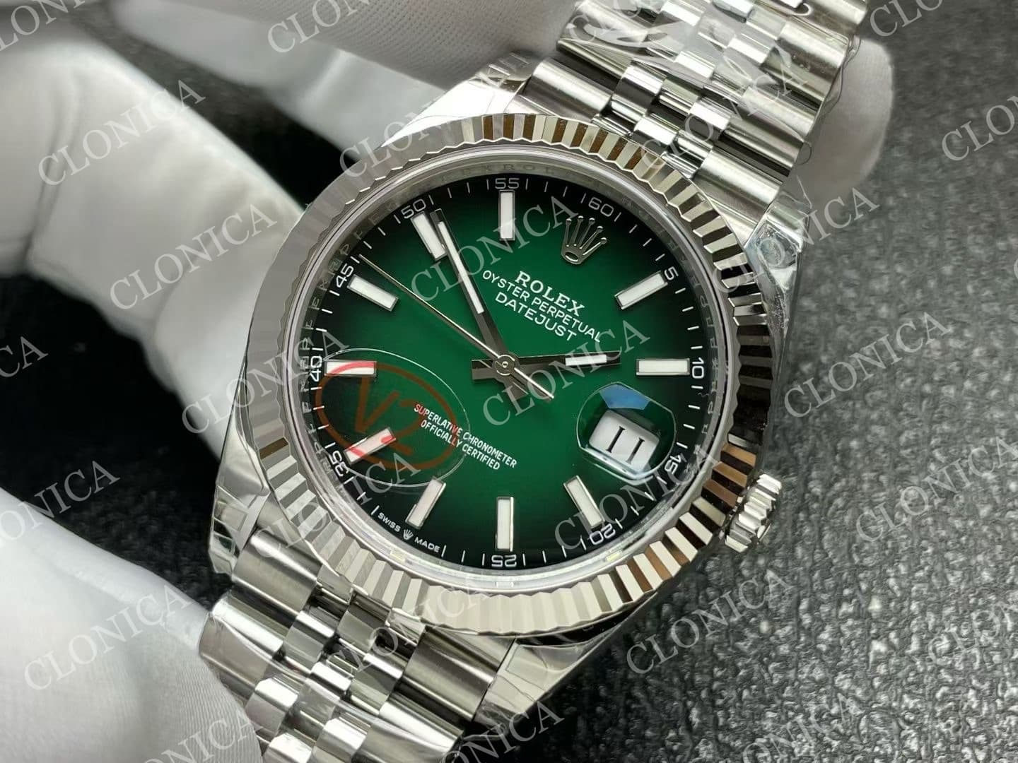 DATEJUST 41 126334 904L SS OMBRE GREEN DIAL ON JUBILEE BRACELET DD3235 — view 3