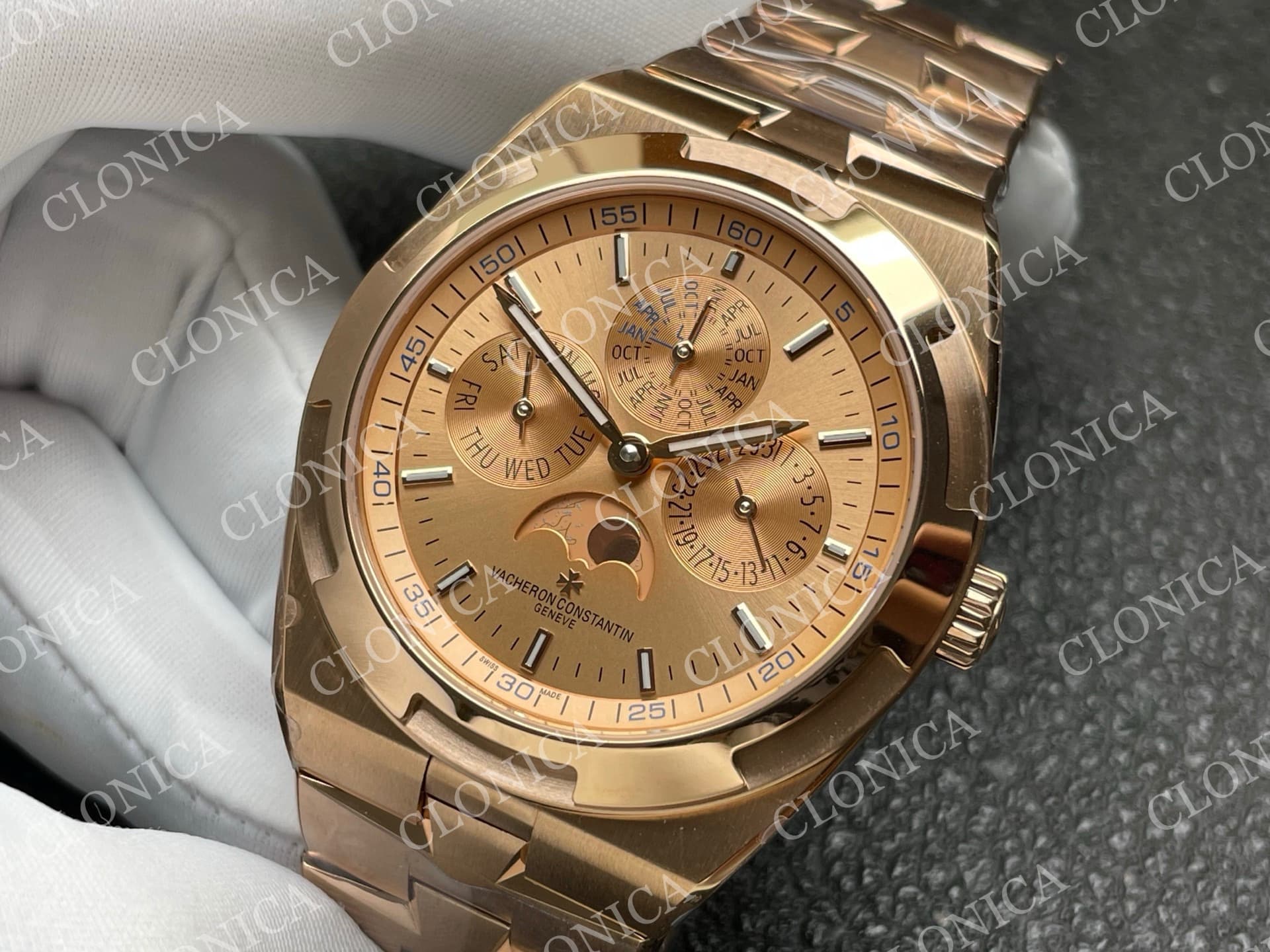 OVERSEAS PERPETUAL CALENDAR CHAMPAGNE DIAL — view 4