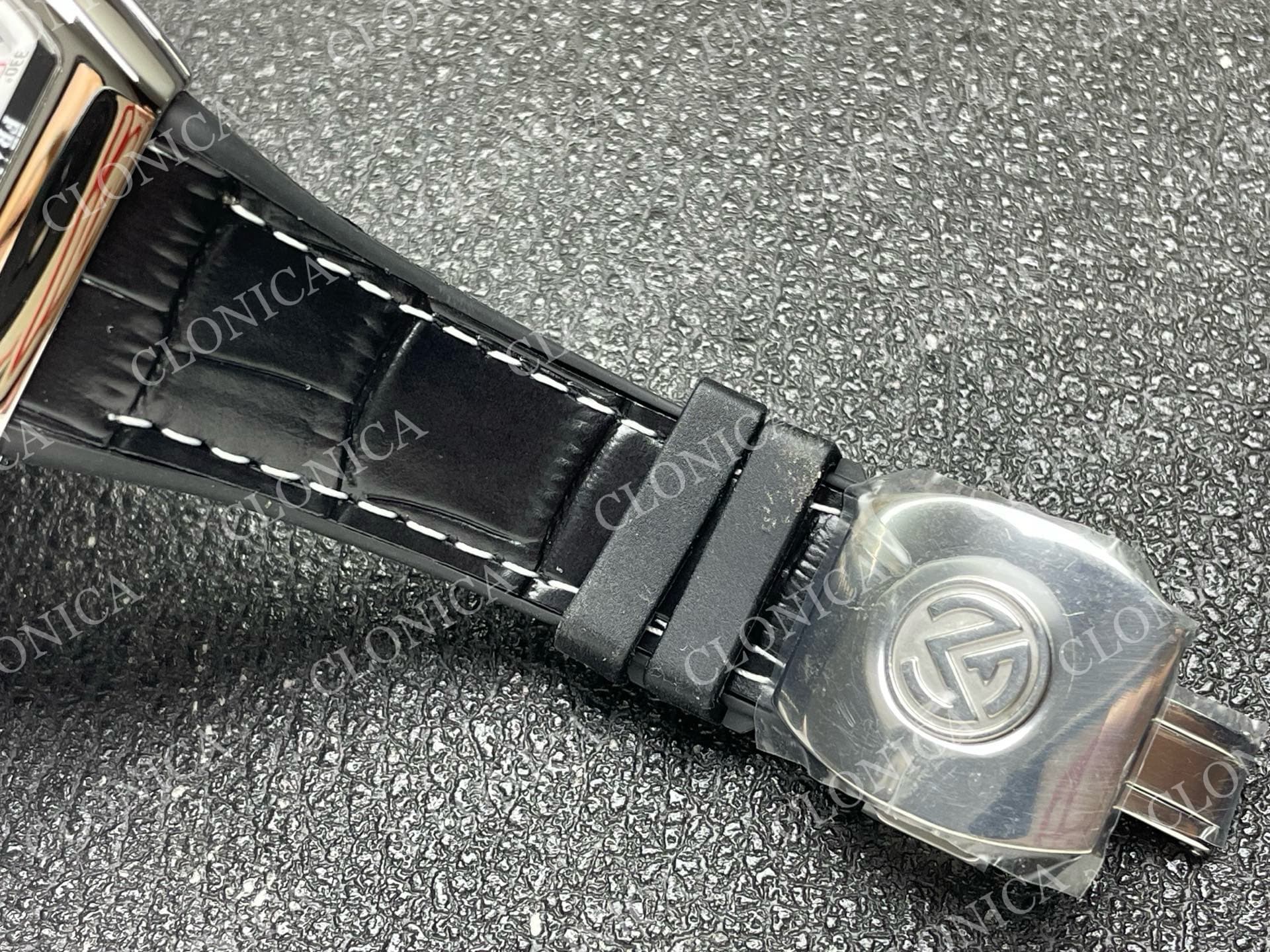 VANGUARD V45 SS WHITE BLACK TEXTURED DIAL ON BLACK GUMMY STRAP A2824 — view 5