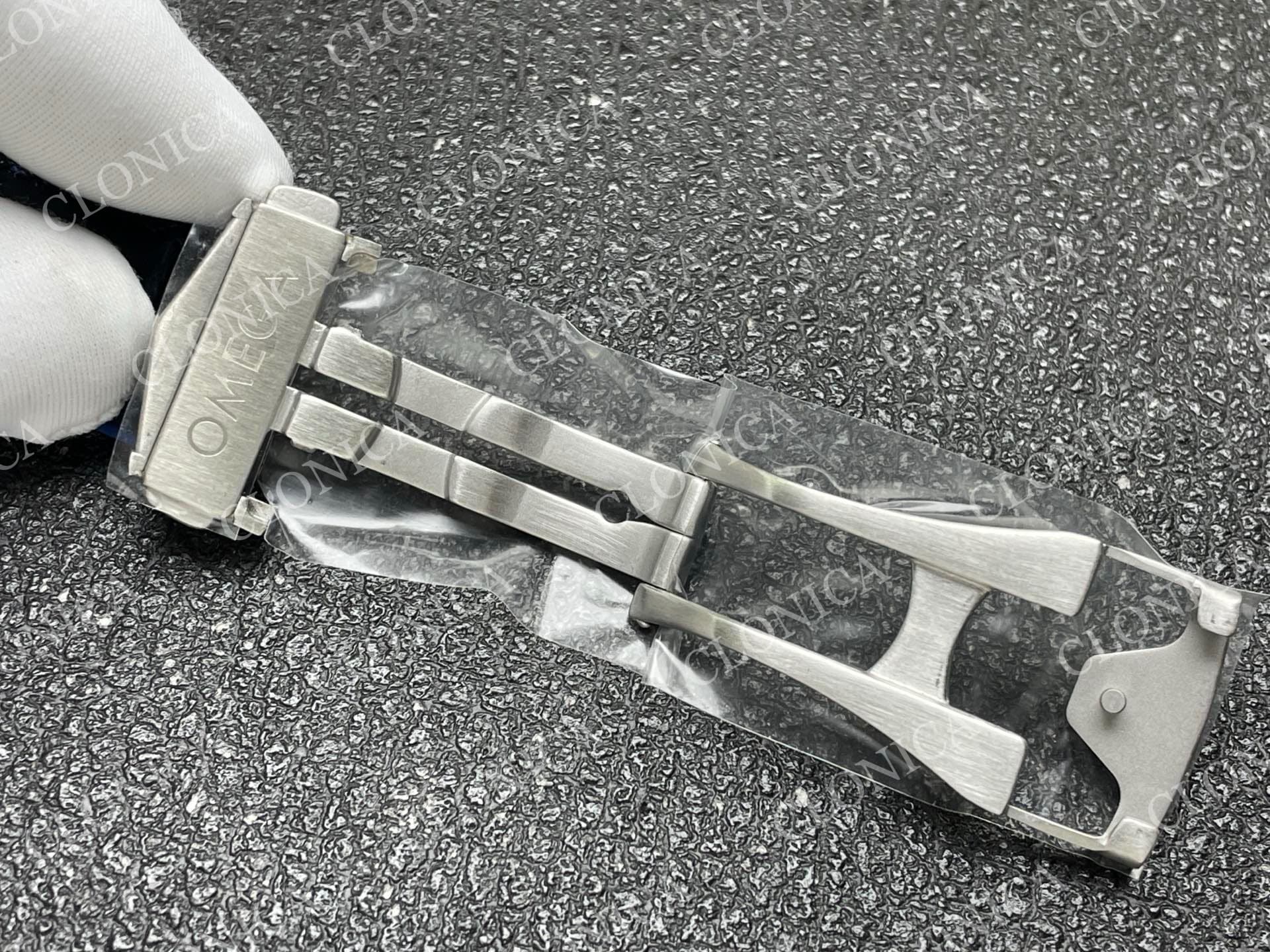 PLANET OCEAN MASTER CHRONOMETER BLUE CERAMIC BEZEL 1:1 BLUE DIAL — view 6