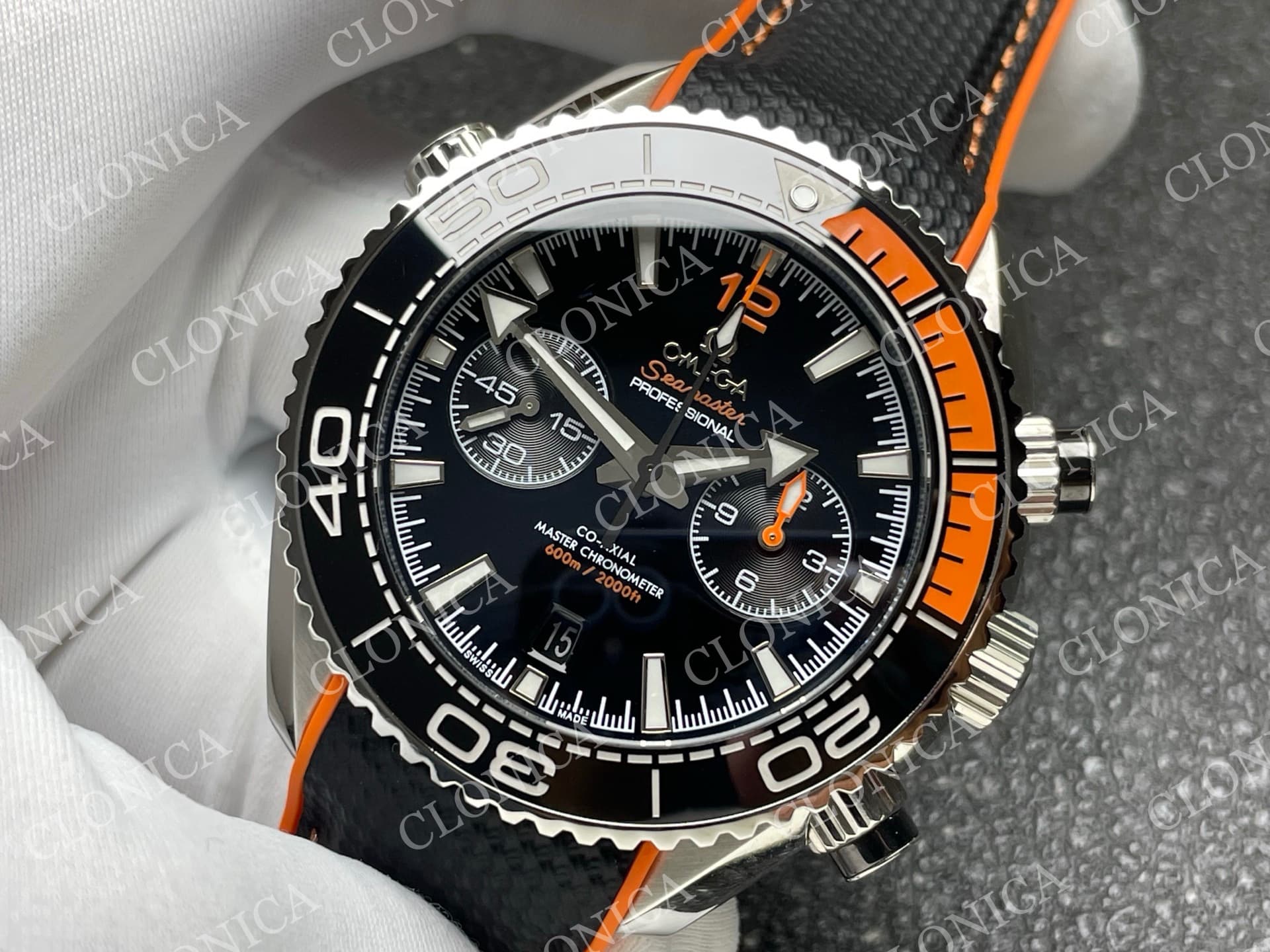 PLANET OCEAN MASTER CHRONOMETER BLACK CERAMIC BEZEL BLACK DIAL — view 4