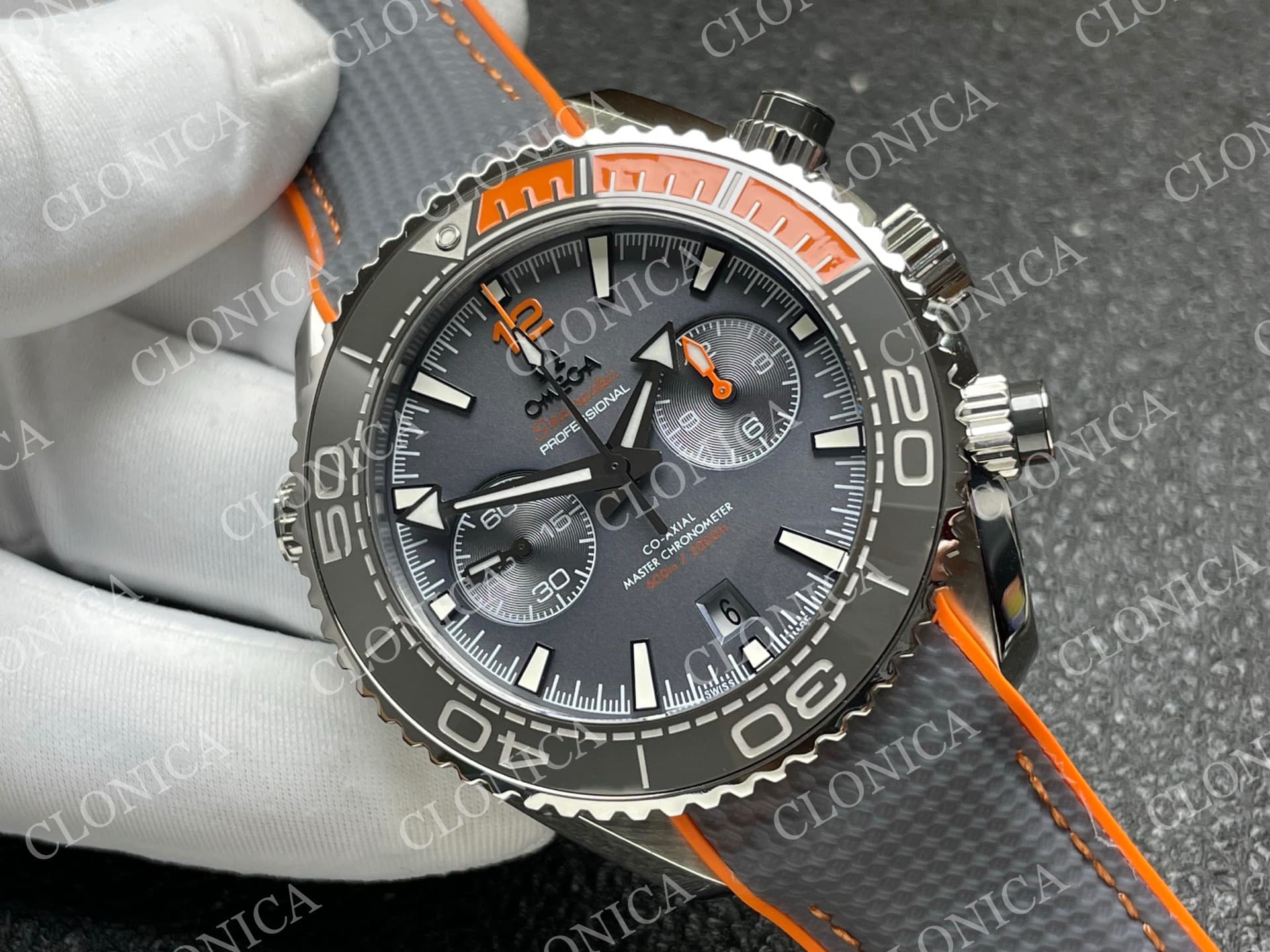 PLANET OCEAN MASTER CHRONOMETER GREY CERAMIC BEZEL GREY DIAL — view 2