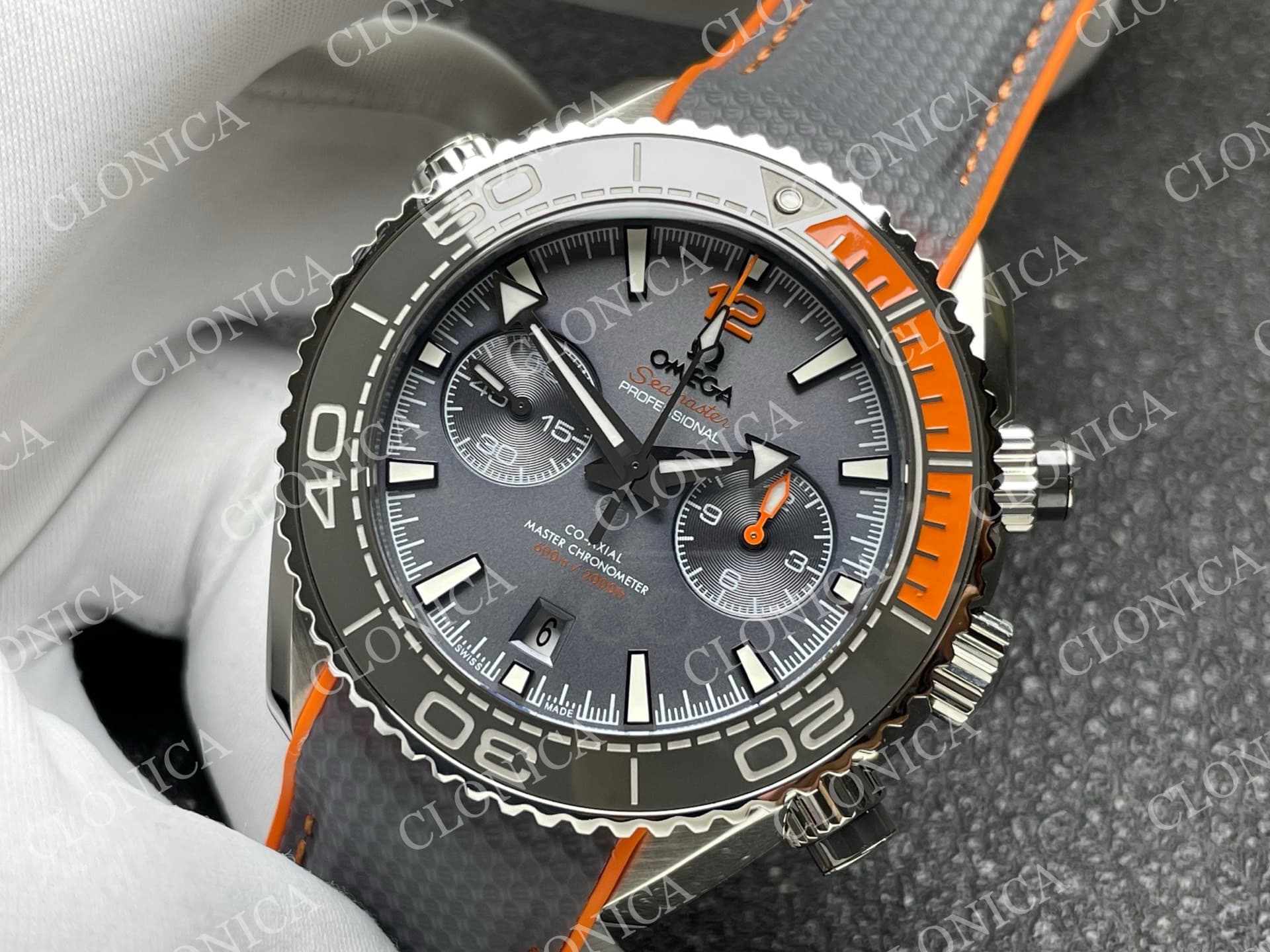 PLANET OCEAN MASTER CHRONOMETER GREY CERAMIC BEZEL GREY DIAL — view 4