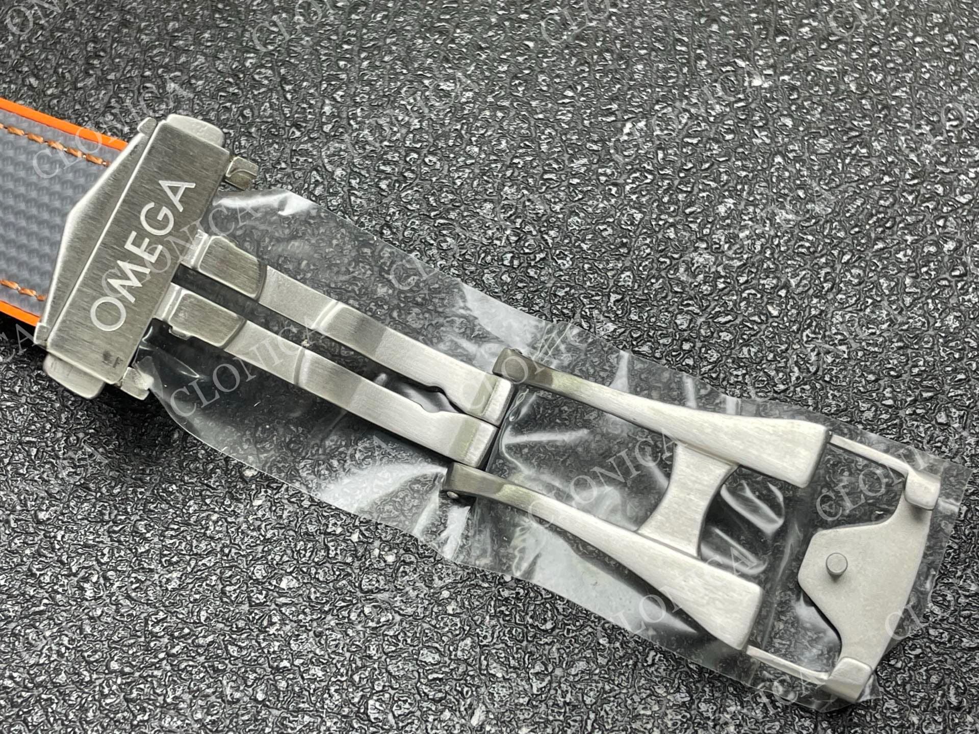 PLANET OCEAN MASTER CHRONOMETER GREY CERAMIC BEZEL GREY DIAL — view 6